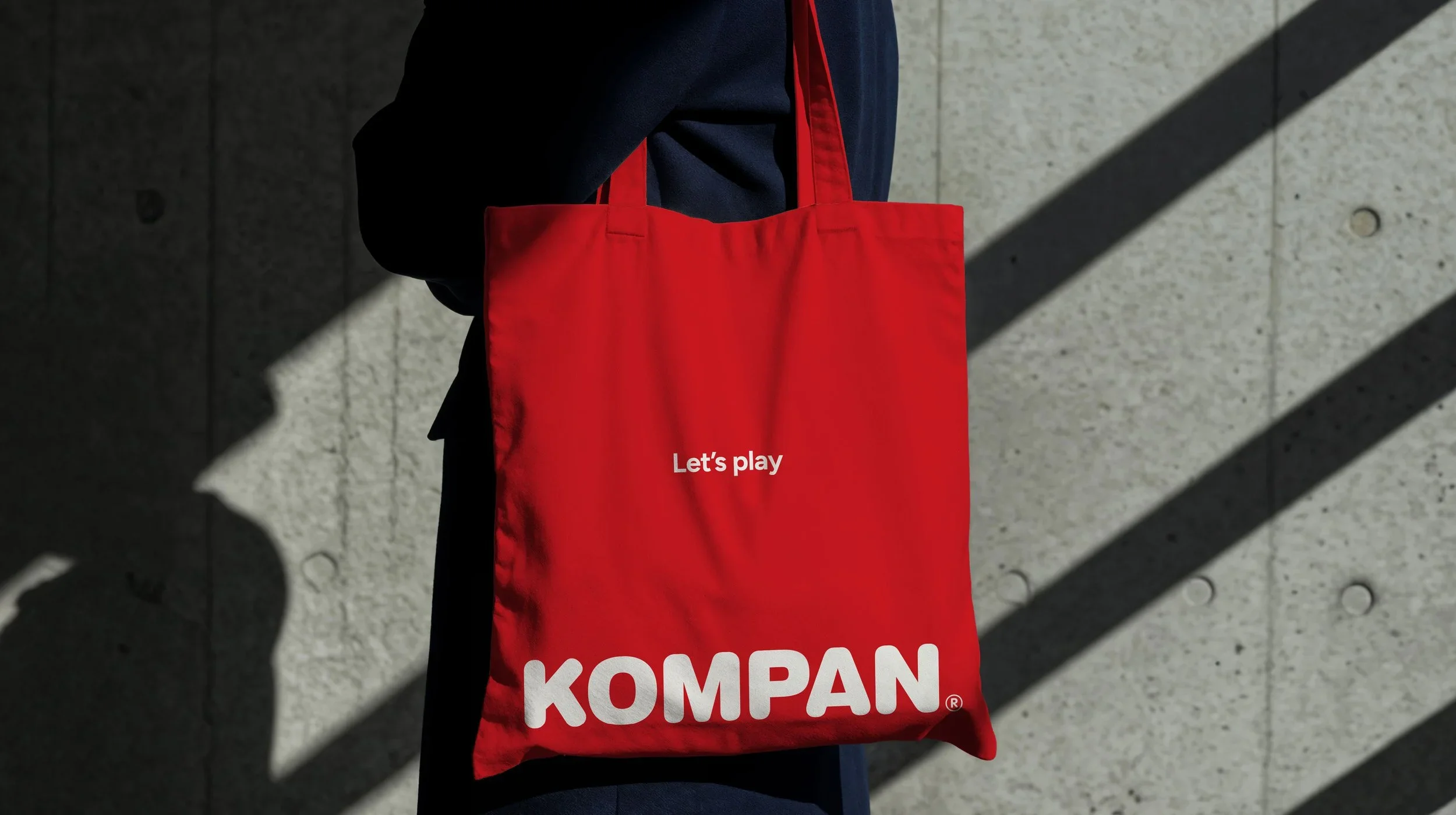 KOMPAN-BRAND-IDENTITY-DESIGN-BRANDING-VISUAL-LAYOUT-LOGO-FUHR-STUDIO-TOTEBAG-PLAYGROUNDS-LETS-PLAY-11.webp