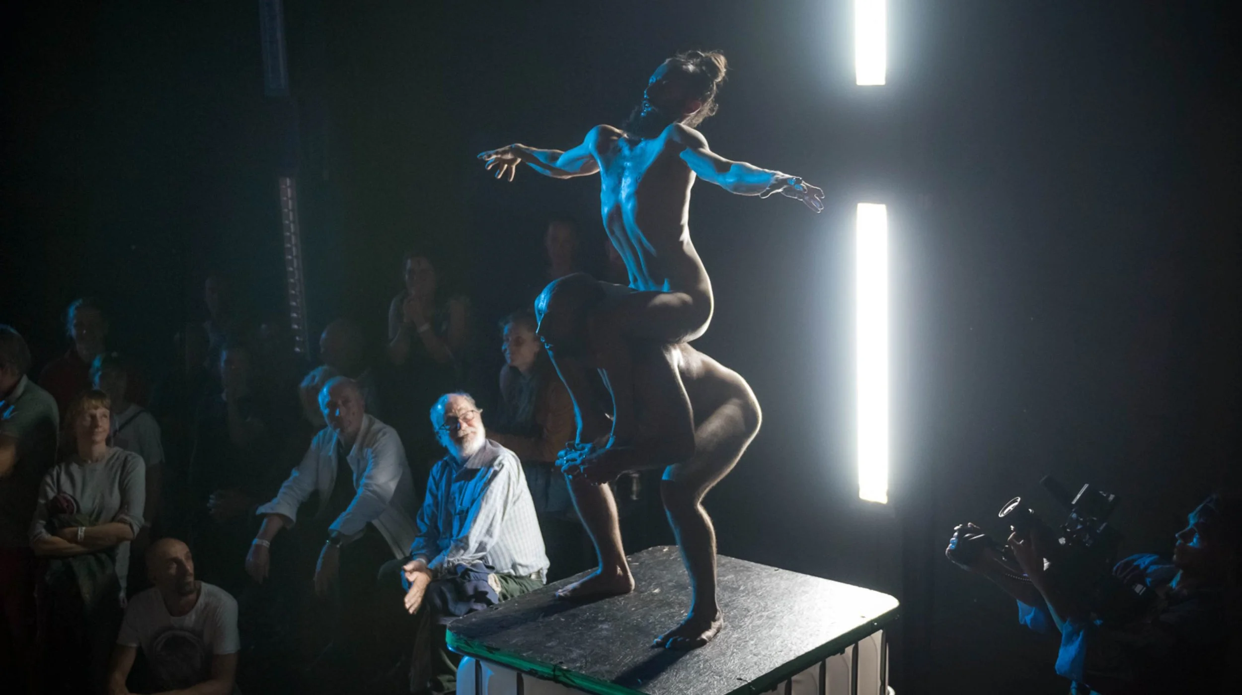 DYNAMO-CIRCUS-VISUAL-IDENTITY-DESIGN-FUHR-STUDIO-1.jpg