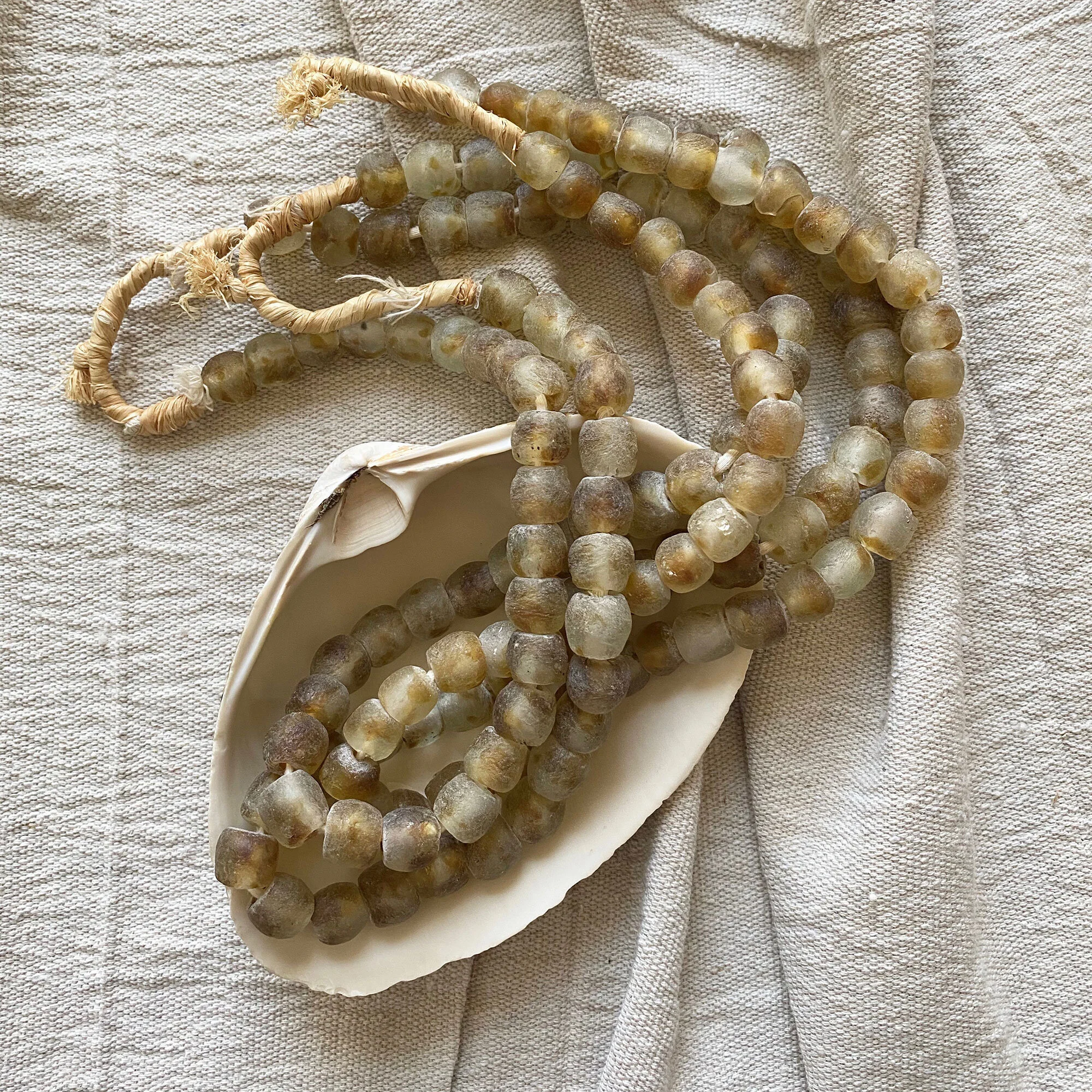 Decorative Glass Beads : Brown