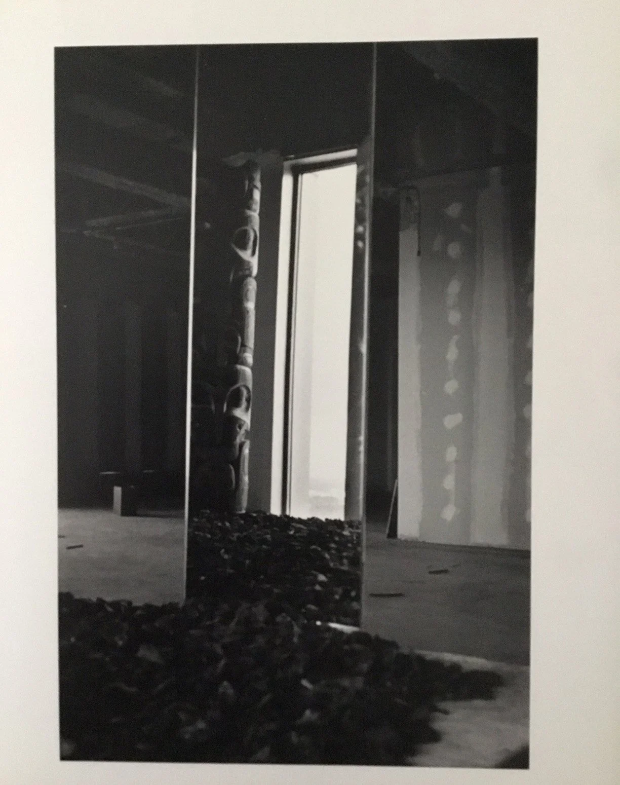 TOTEMS Installation World Trade Center, Haida totem, mirrors, wood bark, sound