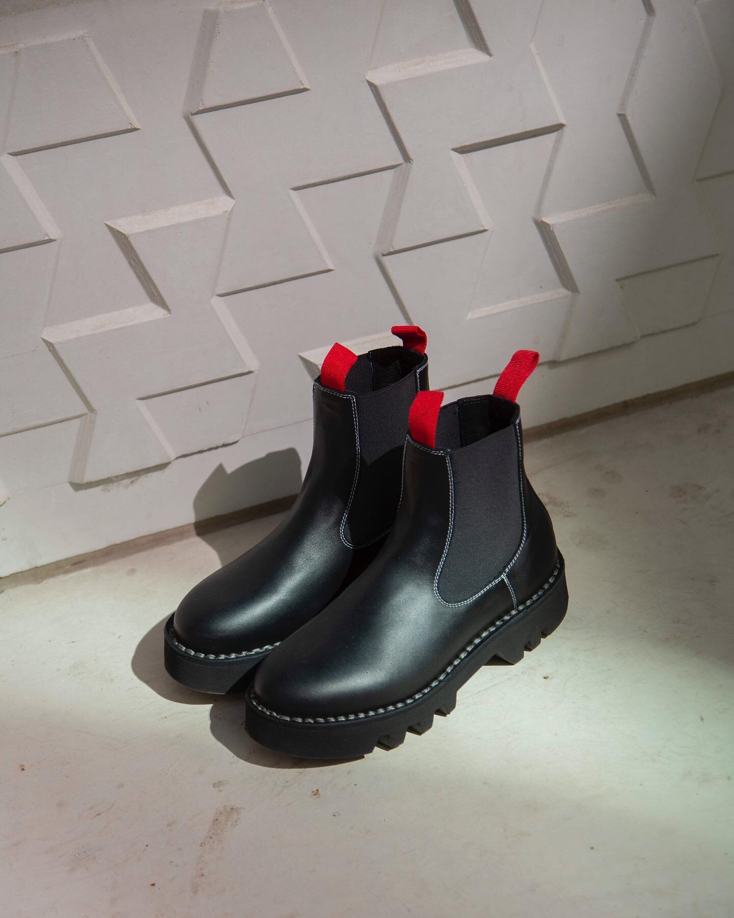 SOFIE D&rsquo;HOORE / Two different takes on a classic chelsea boot style: Sofie d&rsquo;Hoore&rsquo;s Faro and Foal boots are back in store for fall! We take online orders through email, just send us a message at shop@jonesarnhem.com for more inform