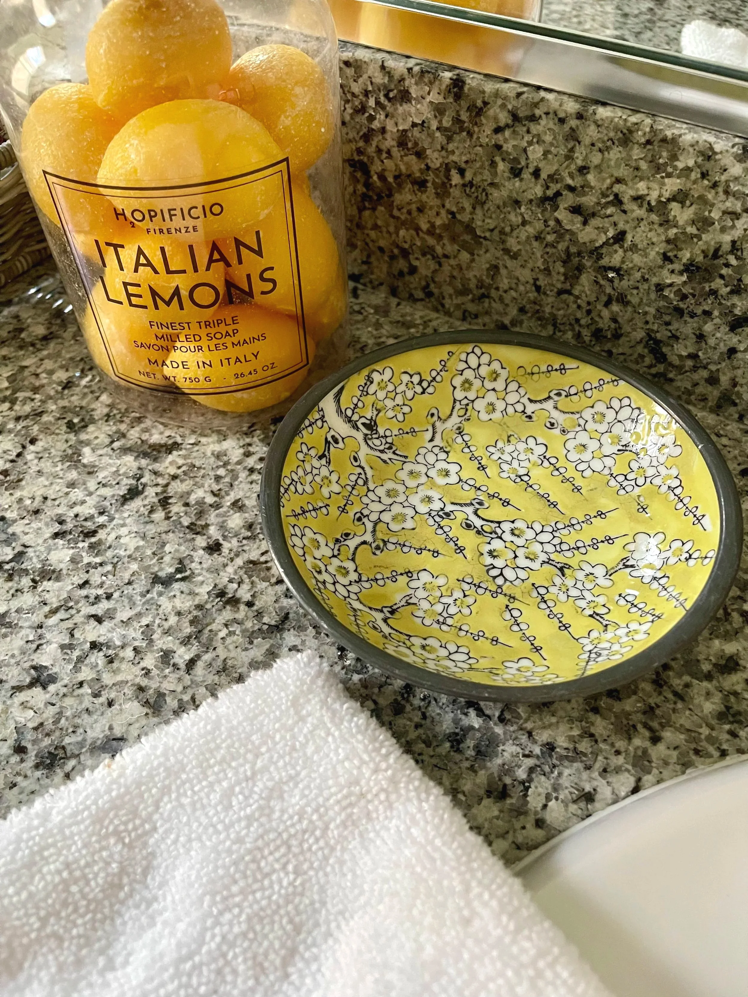yellow1.jpg