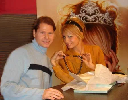 Nicole Richie with her Kenneth Fron