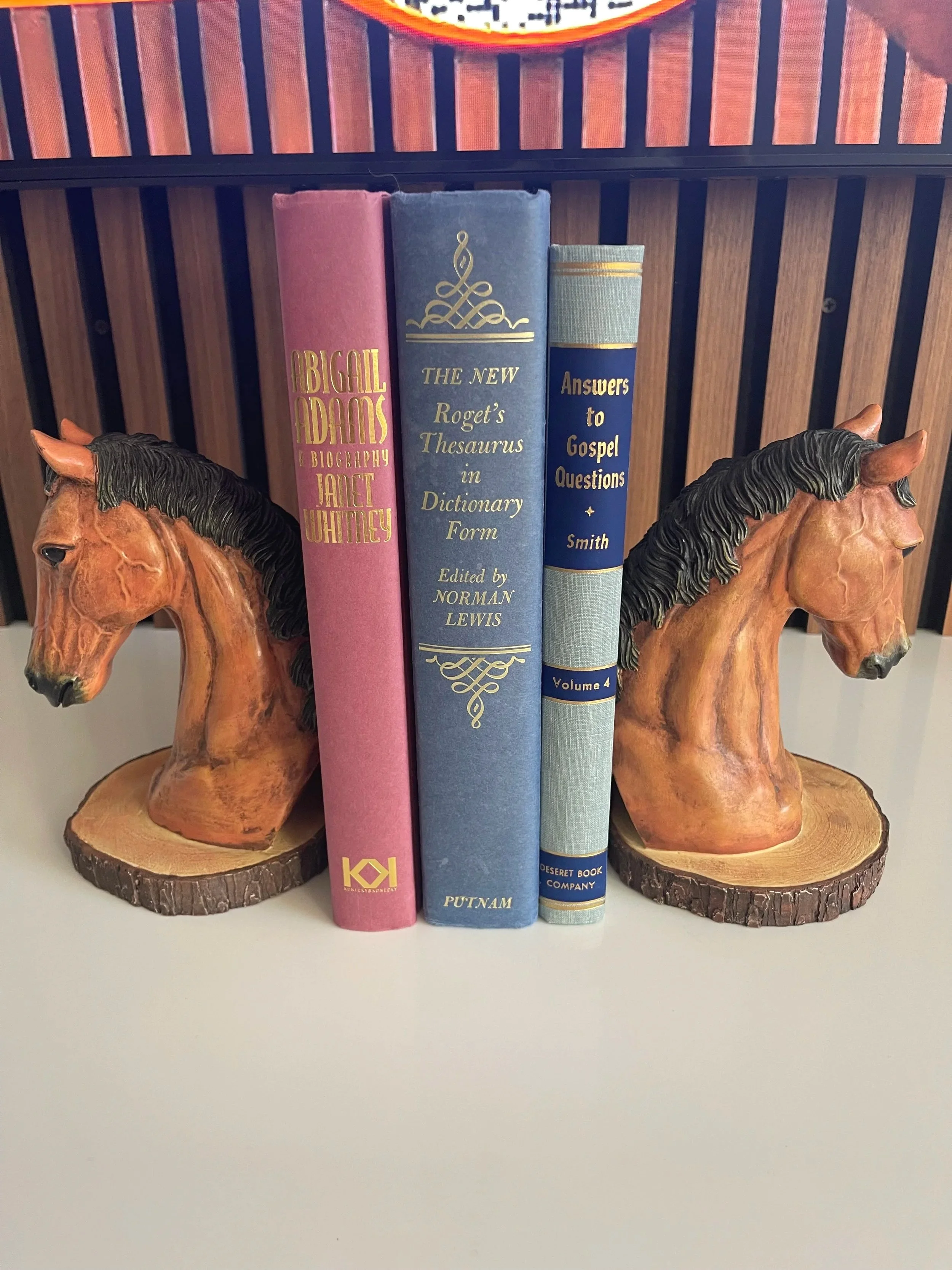 horse1.jpg