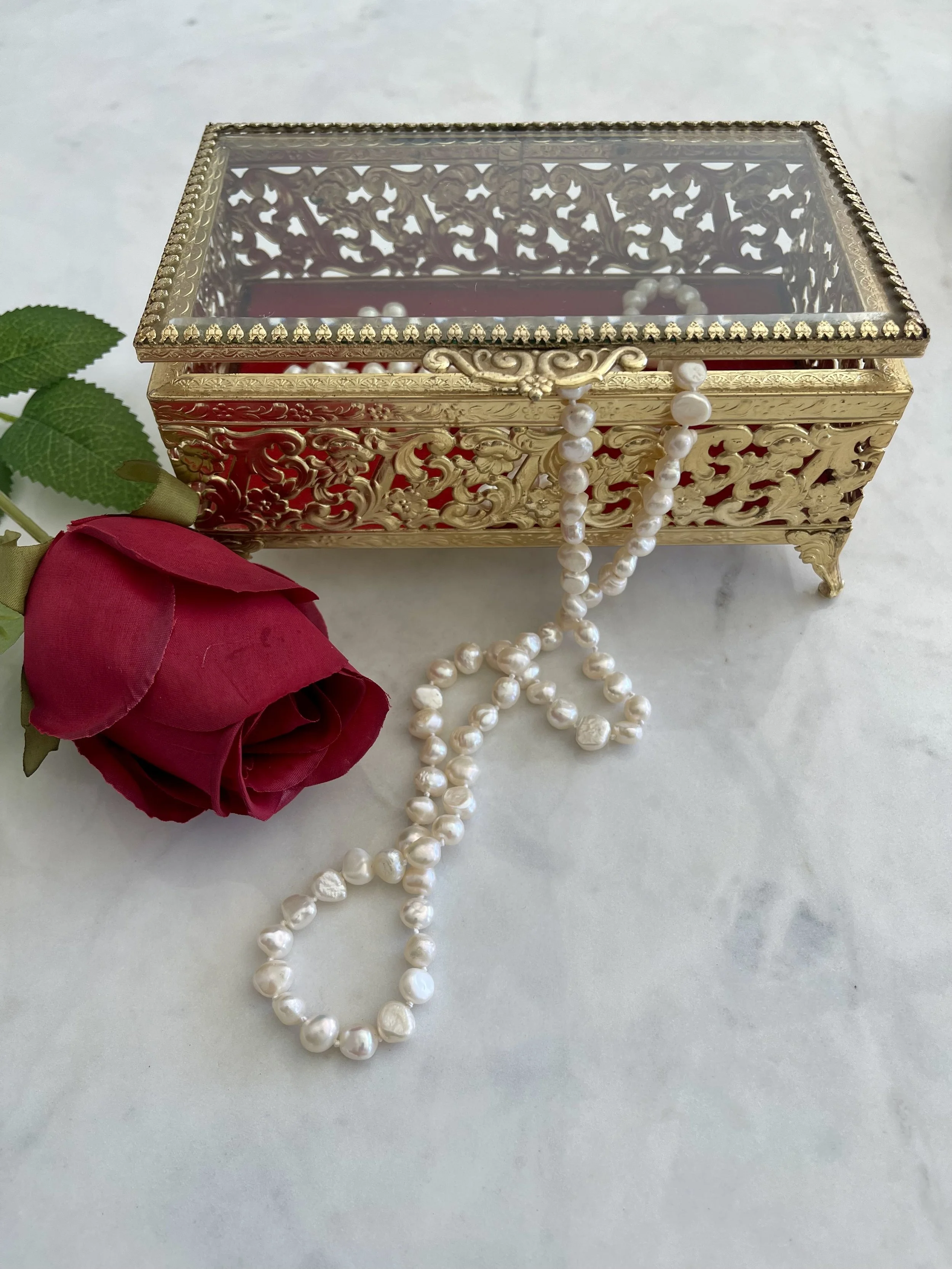 TREASURE CHEST: Vintage 1960s Avon Ormolu Shiny Gold-Tone Filigree Trinket/Jewelry Box w/Handstrung Freshwater Pearl Necklace