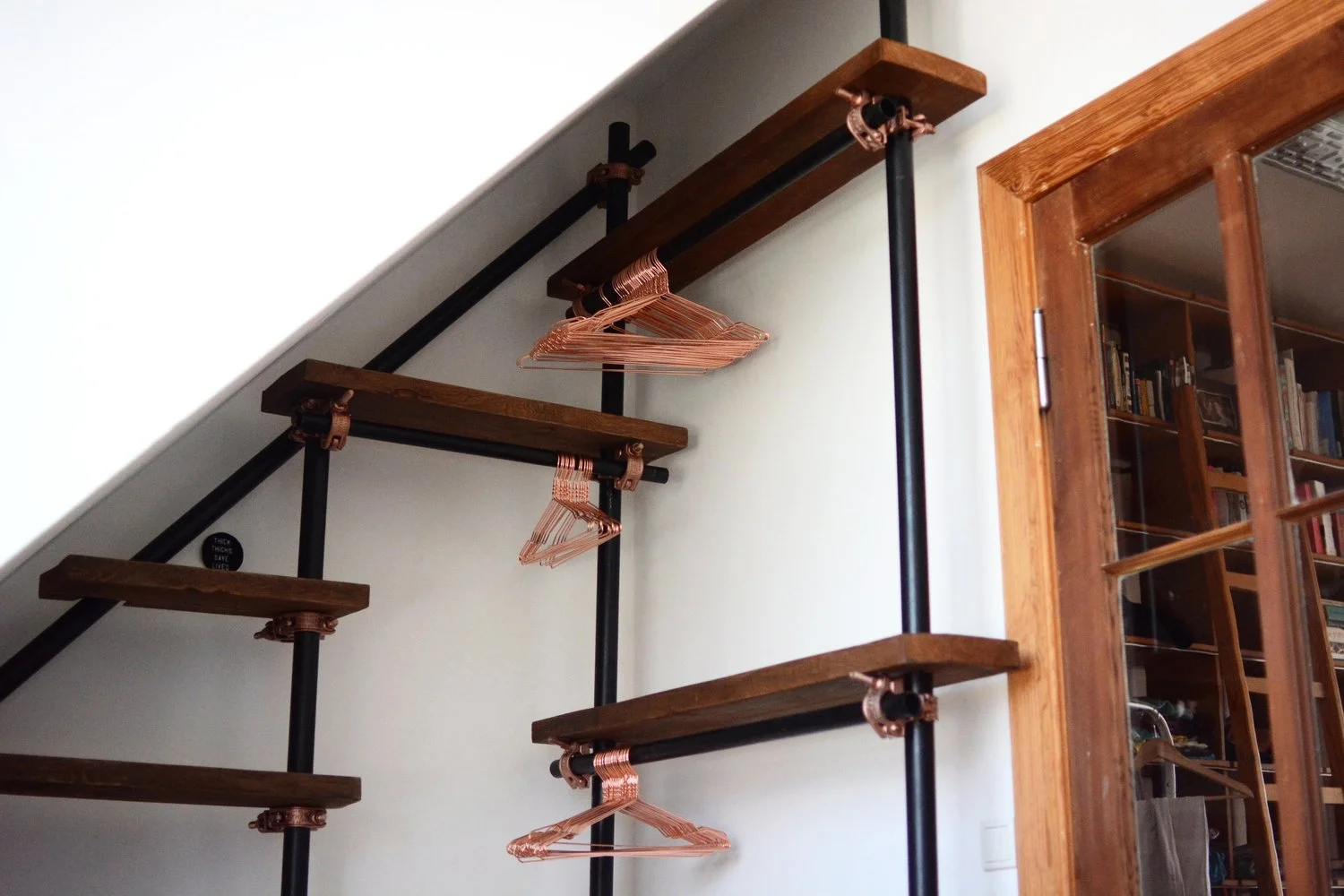 DANKOMADE Pipe and Board wardobe