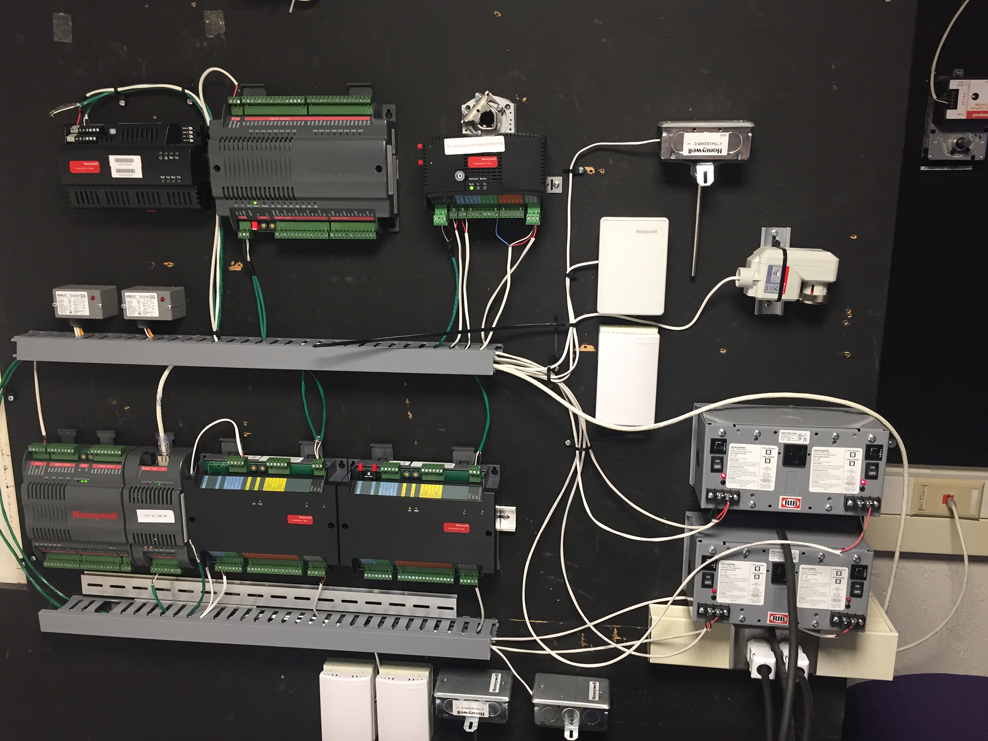 Circuits Images_2000px.png