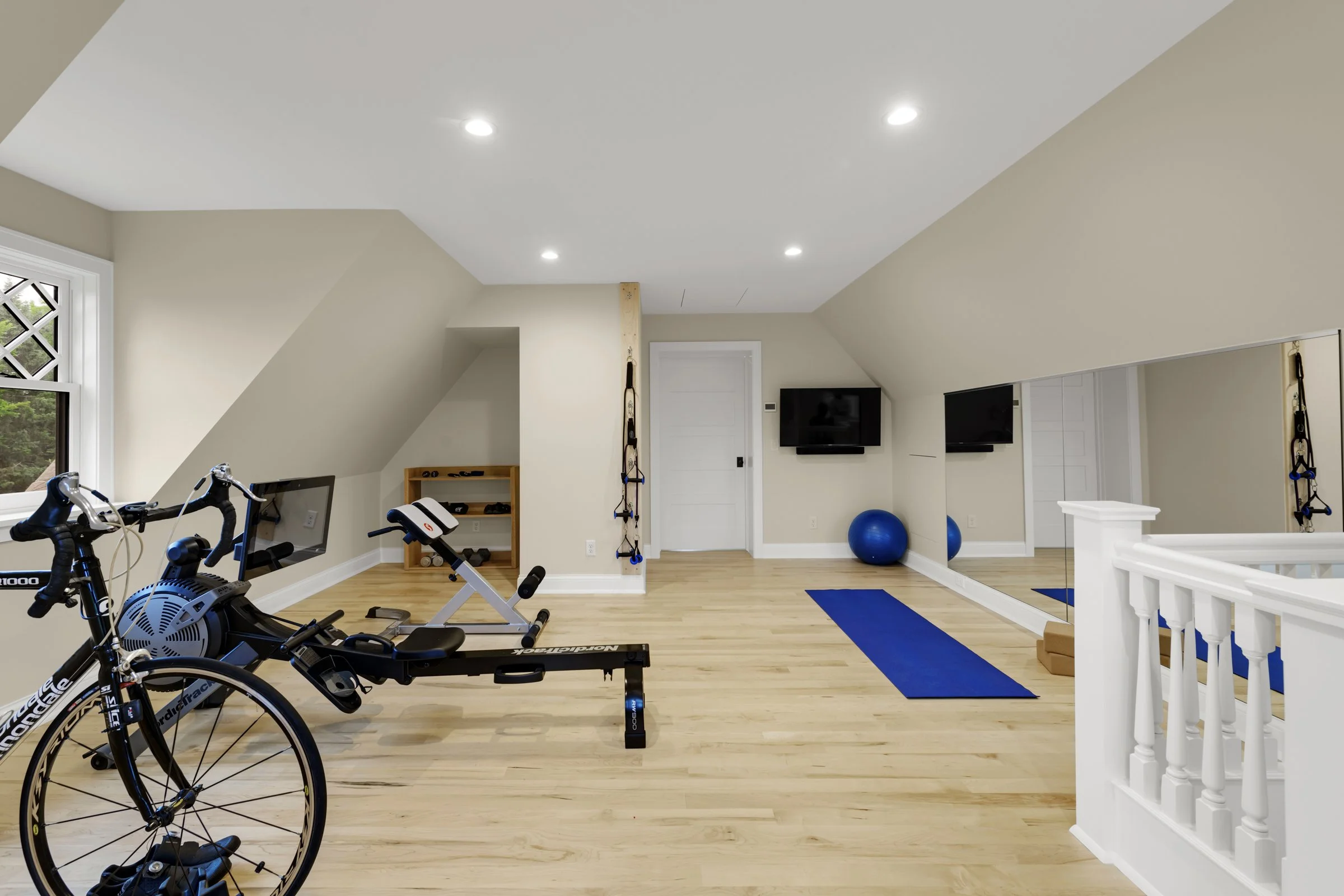 1023 Mt. Curve Ave_007.jpg