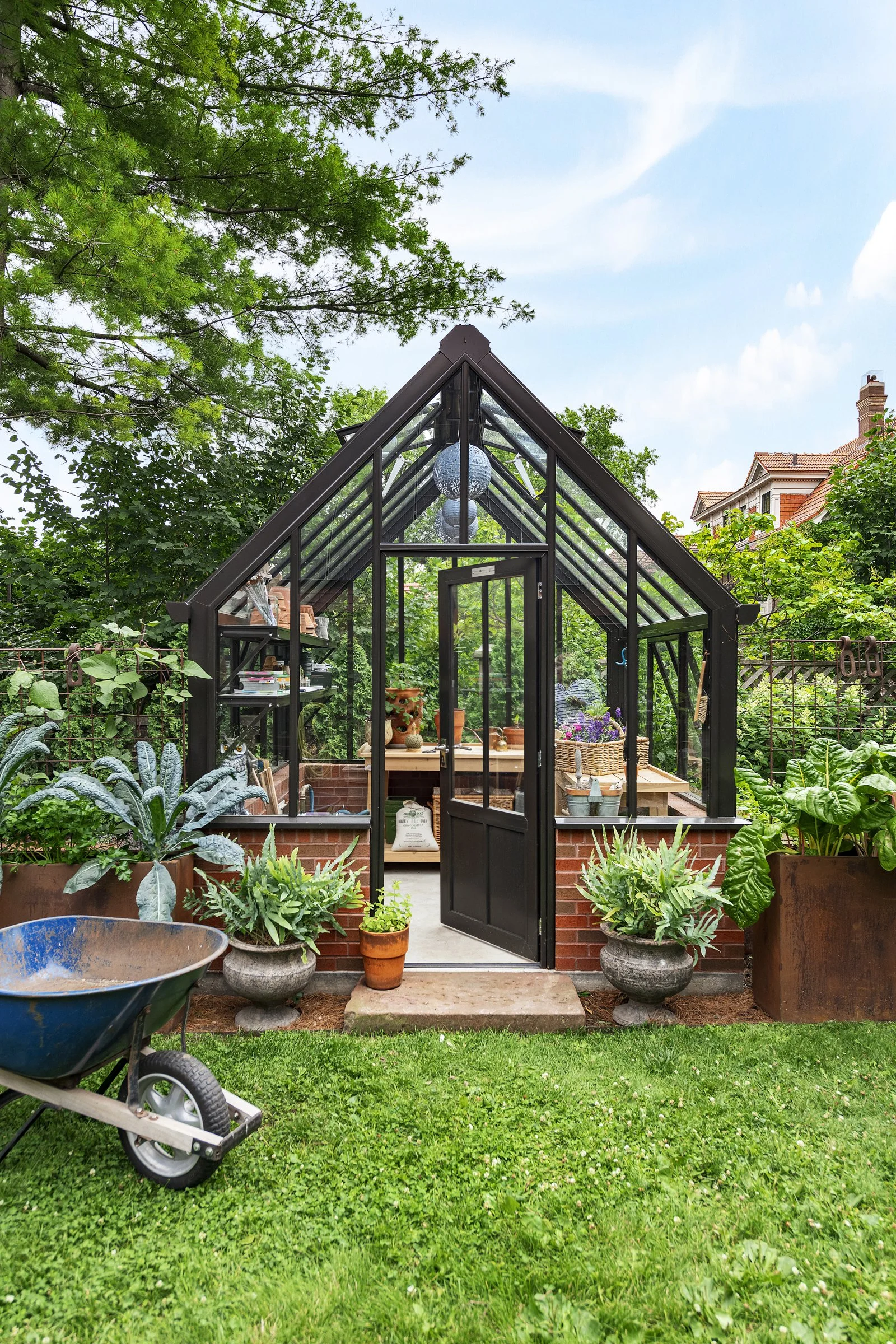 1023 Mt Curve Ave_002.jpg