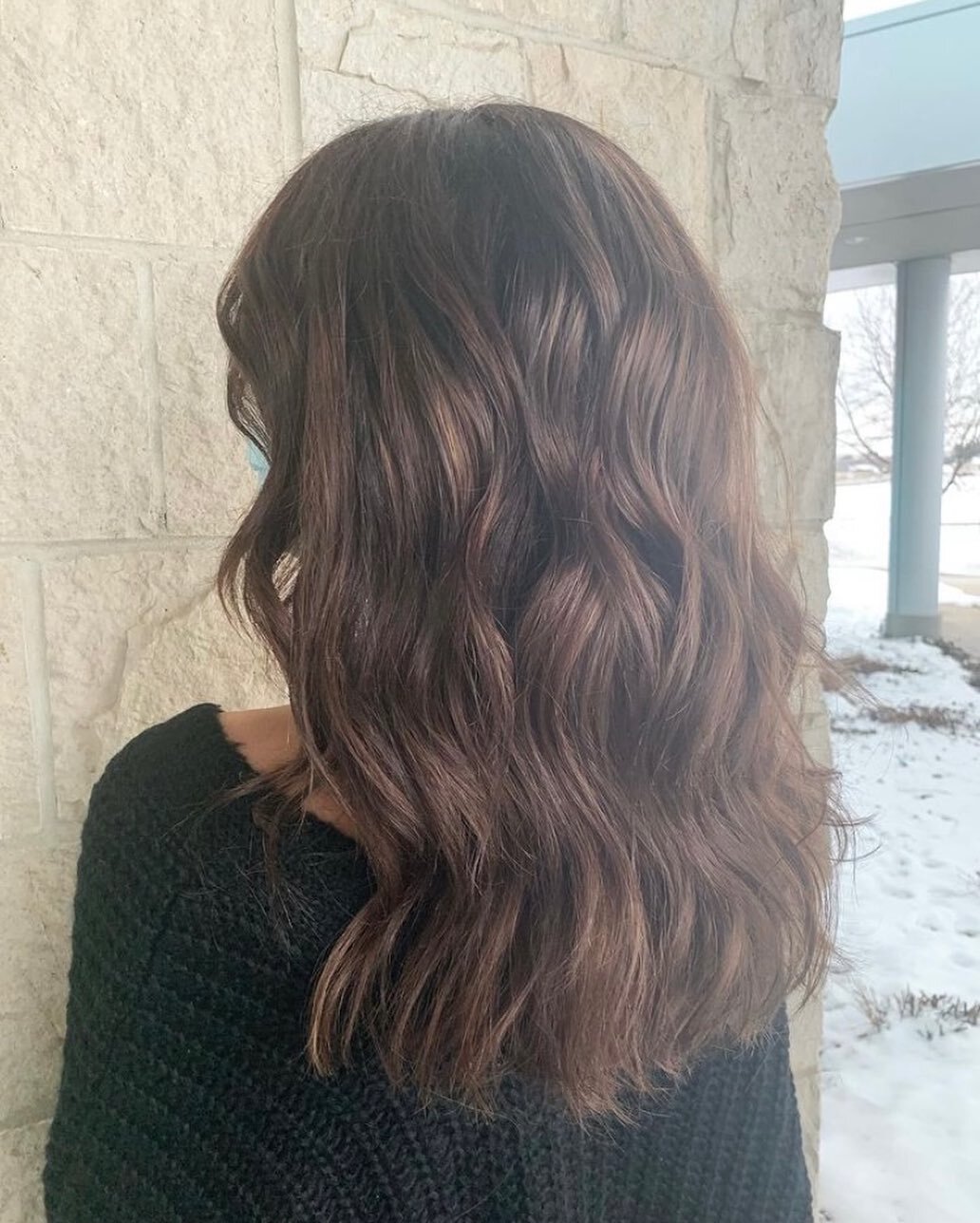 Perfectly blended dimensional brunette!
Hair by Mallory ( @hairbymallory__ )
#brunettehaircolor #brunettehair #brunette #brunettebalayage #brunettesofinstagram #brunettebeauty #brunettegirl #haircolor #balayage #dimensionalbrunette #hair #brunettehig