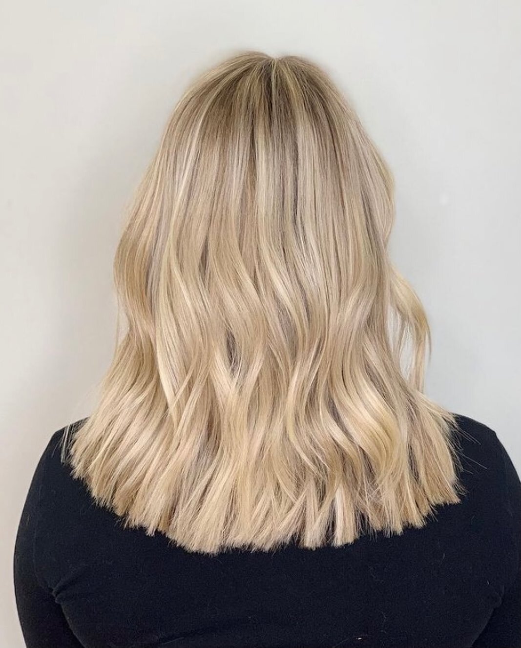 Hit that save button!! Then schedule your next color appointment!!
Hair by DeeDee ( @theblondebuzzz )
#balayage #balayagehair #haircolor #aniusalon #madisonwisconsin #wisconsinsalon #madisonsalon #blondehair #blondebalayage #balyagehighlights #platin