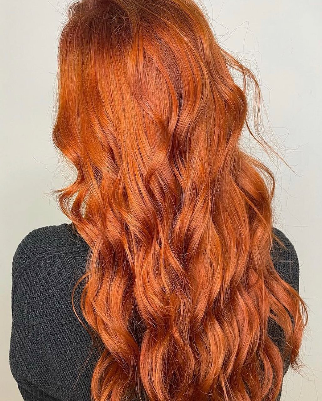 🧡🧡🧡🧡
Hair by Riley ( @hairbyrileyyy )
#copperhair #redhair #balayage #hair #copper #haircolor #behindthechair #redhead #hairgoals #copperhaircolor #modernsalon #copperbalayage #hairstylist #gingerhair #longhair #lotealpro #haircut #hairinspo #hai