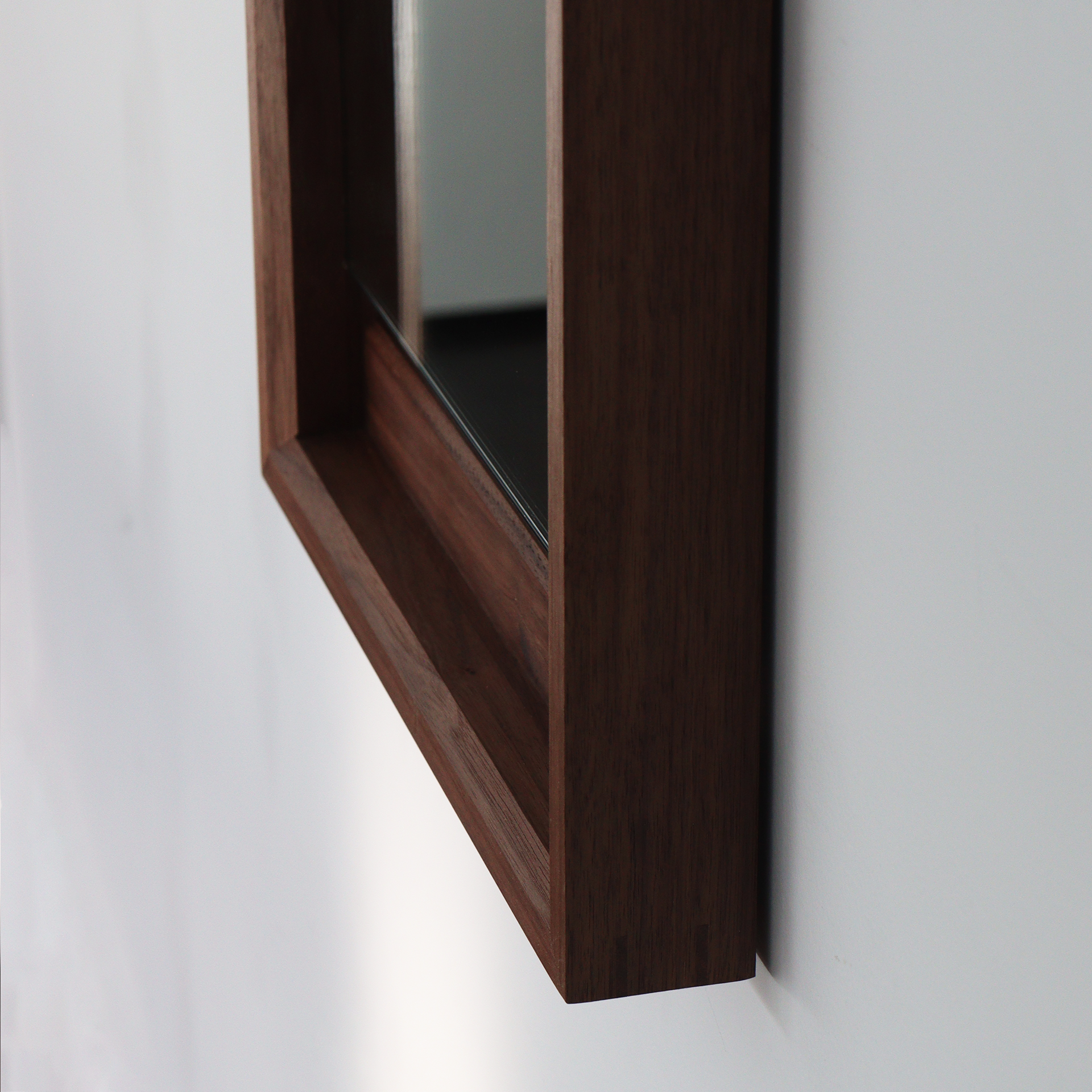 portrait walnut lrg corner web.png