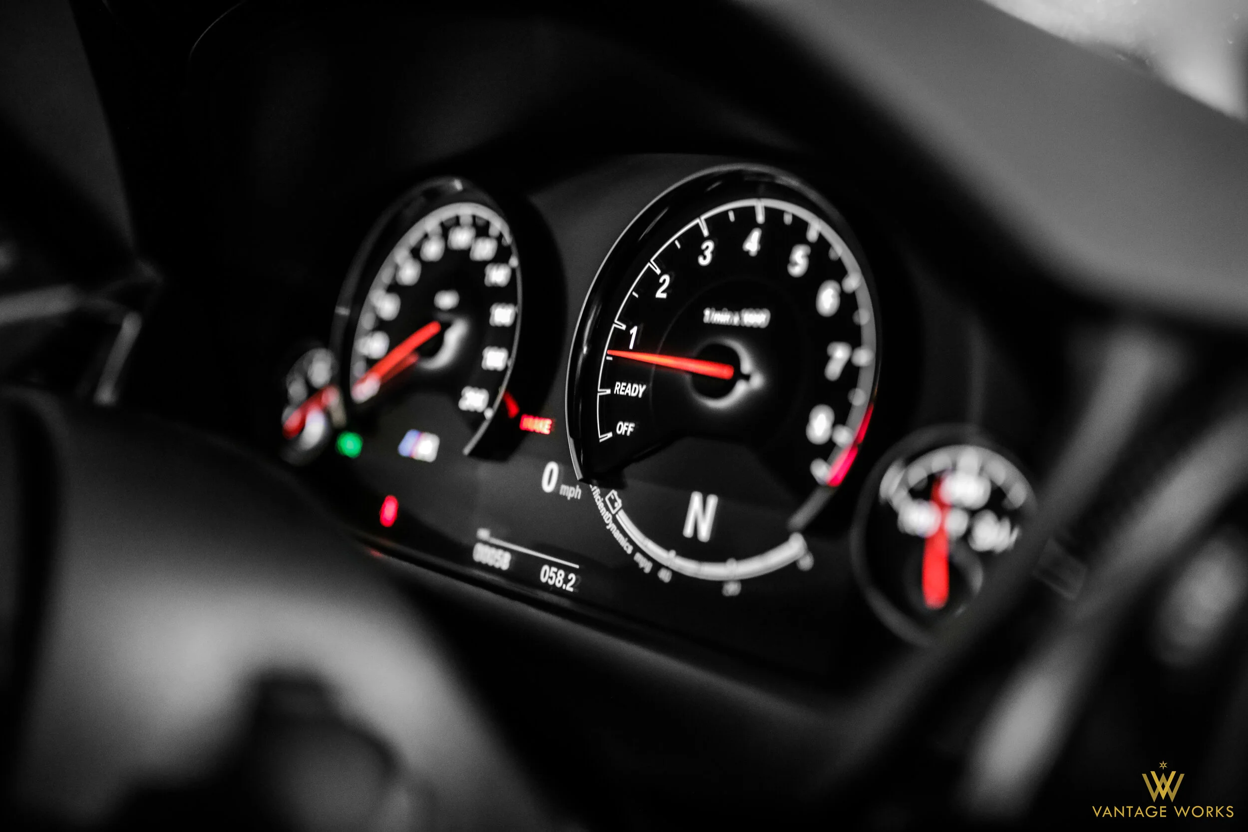 VANTAGEWORKS - M3-16F.jpg