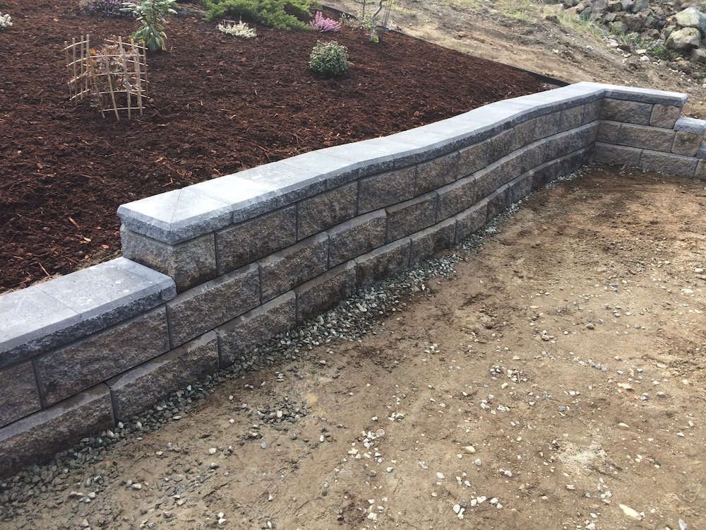 curved allan block wall - landscaping in nanaimo