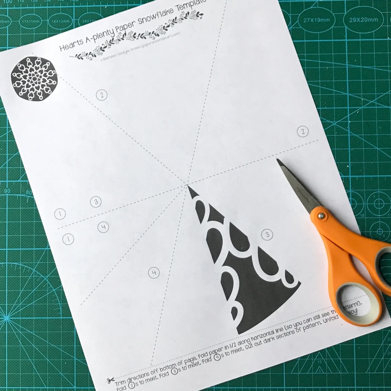 How to make a heart paper snowflake for Valentine's Day — Paper