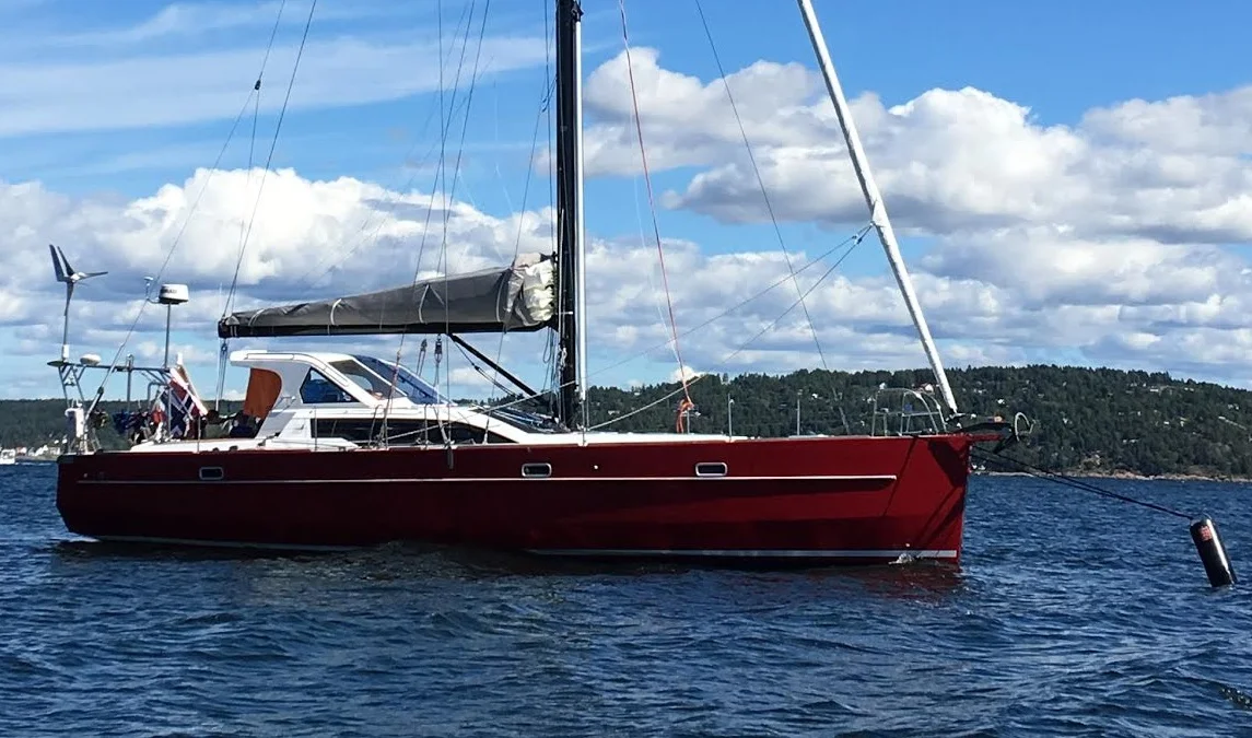 Care was taken to make sure the dodger follows the styling of the boat and looks like it was part of the original design.