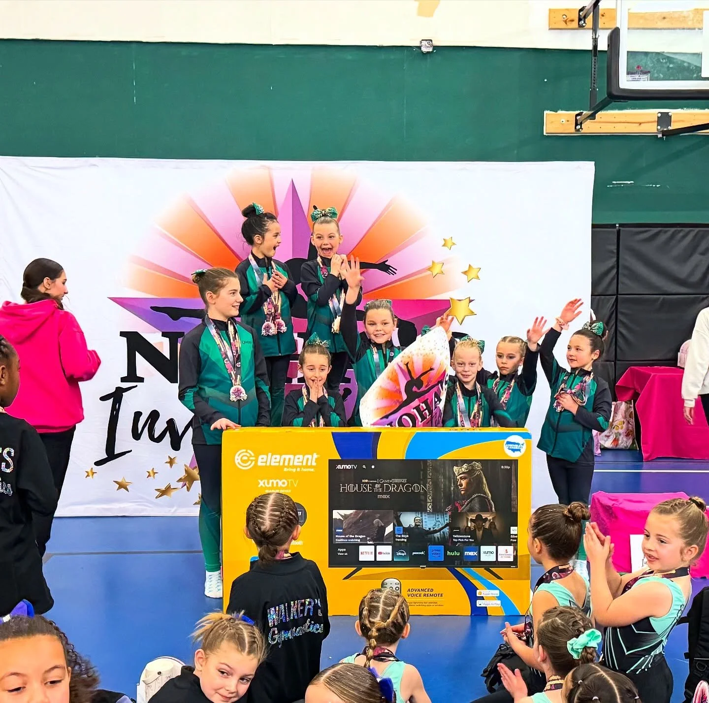Session 2 was a NAIL BITER 😬 but these Level 1s took the tie breaker and brought home a TV 📺😎

Congratulations on a super finish @evergreengymnasticsnh for taking the win and @walkersgymnasticsdance on the tie! 🥳

Also a huge congratulations to @