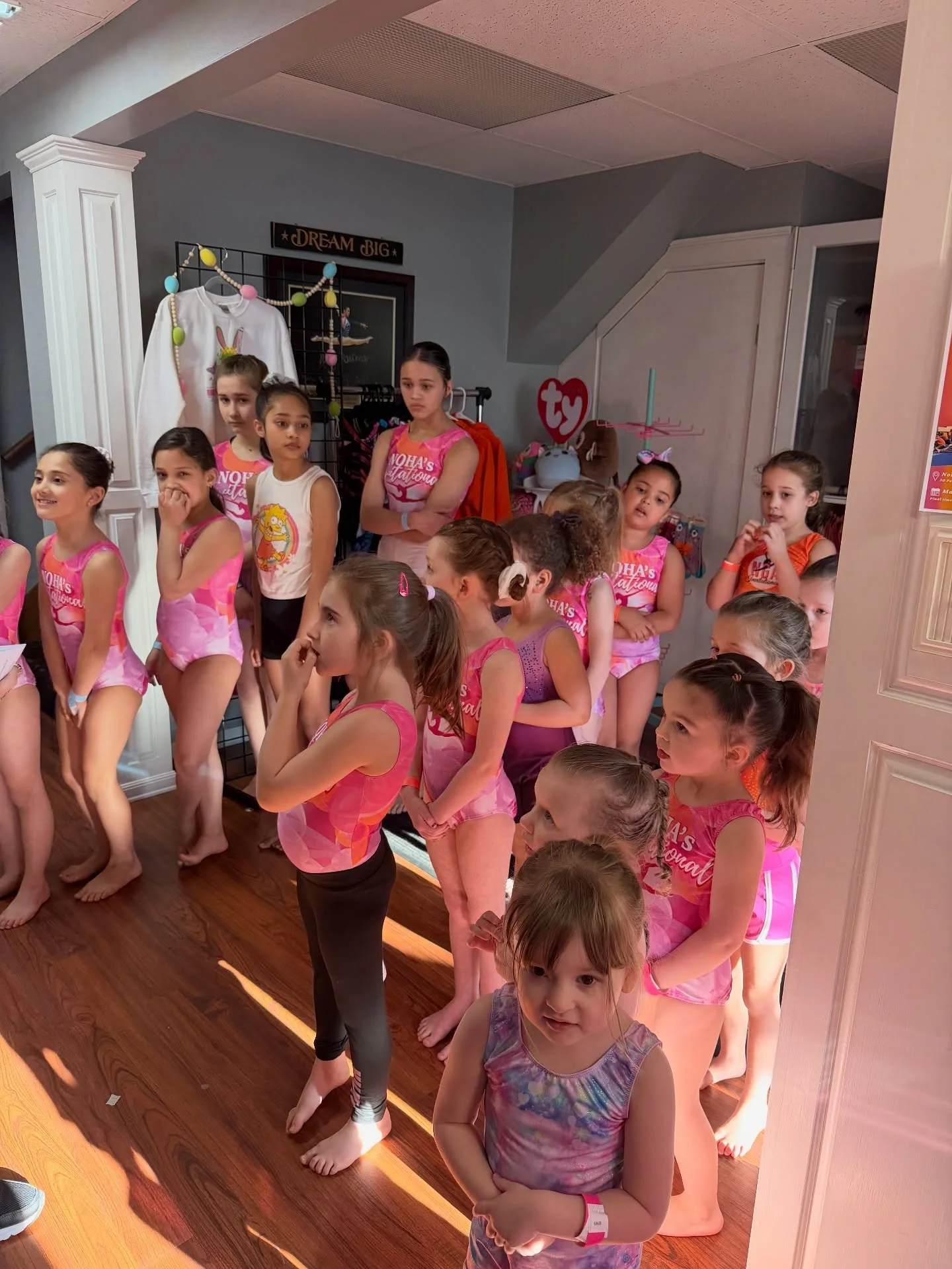 We just could not get enough this weekend!!! 🥳🤗 Having our Recreational Invitational in both locations and DOUBLE THE FUN!! 🤩 🎉 

We had the best times getting to show off all of our new skills 🤸🏻&zwj;♀️ in our matching leos and shirts 💁🏻&zwj