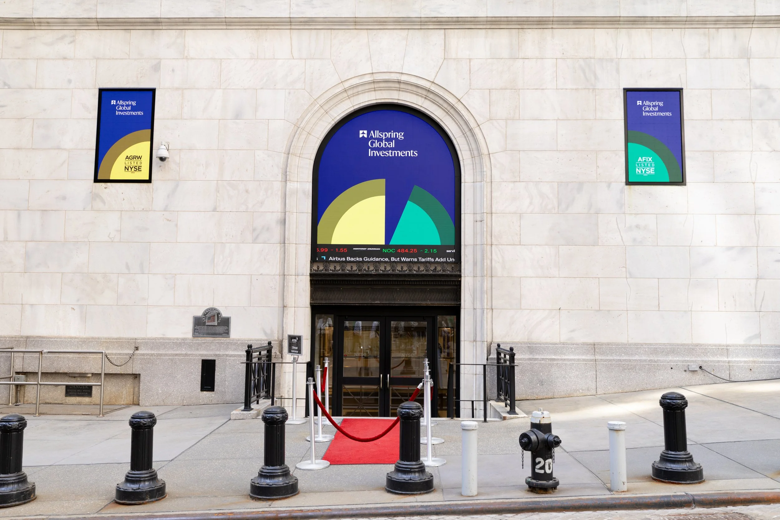 Allspring_ClosingBell_250430_295.jpg