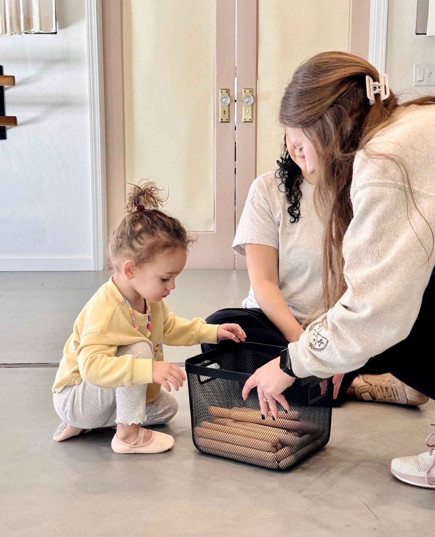 Spending creative moments with your little one makes precious memories for you and your dancer to cherish! 💛 ⁠
⁠
Our Grown Up &amp; Me classes are about more than just movement education &mdash; they&rsquo;re about play, confidence, and creating swe