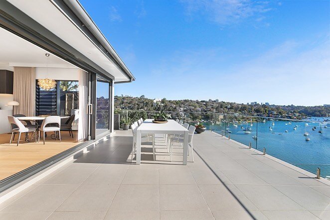 B E A U T Y  P O I N T  M O S M A N &bull; A home designed with generous proportions to embrace the feature aspect and magnificent harbour views. 
.
.
.

#builder #design #building #contemporaryhome #mosman #renovations #architecture #southcoastbuild
