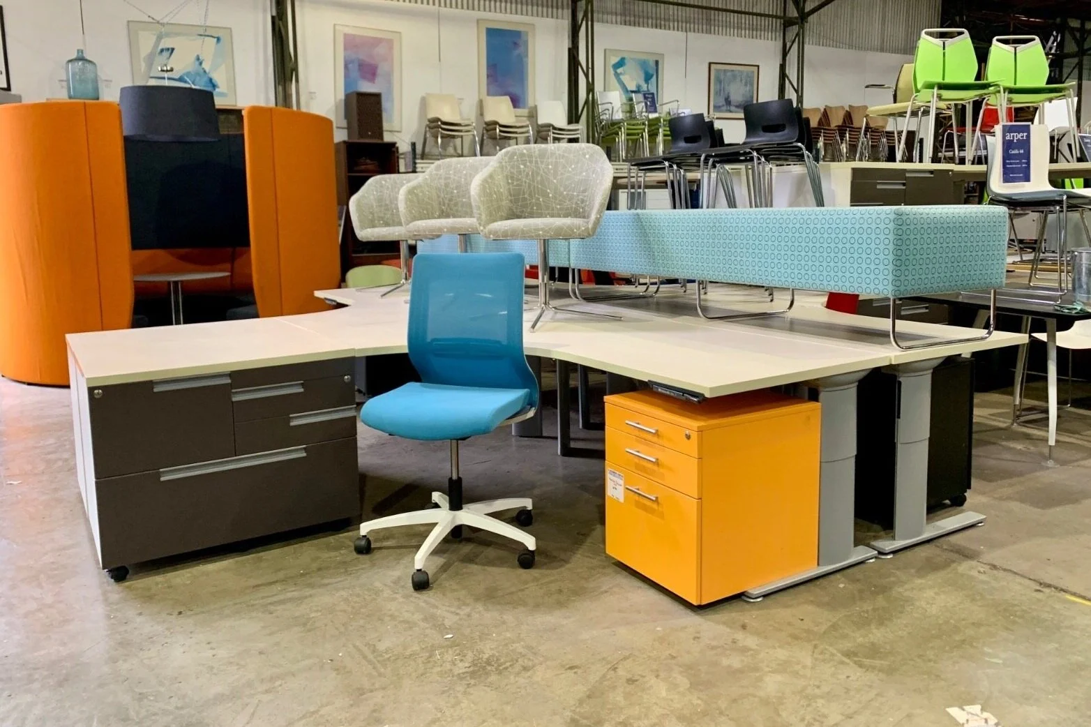 Schiavello Adjustable Workstation with Caddy