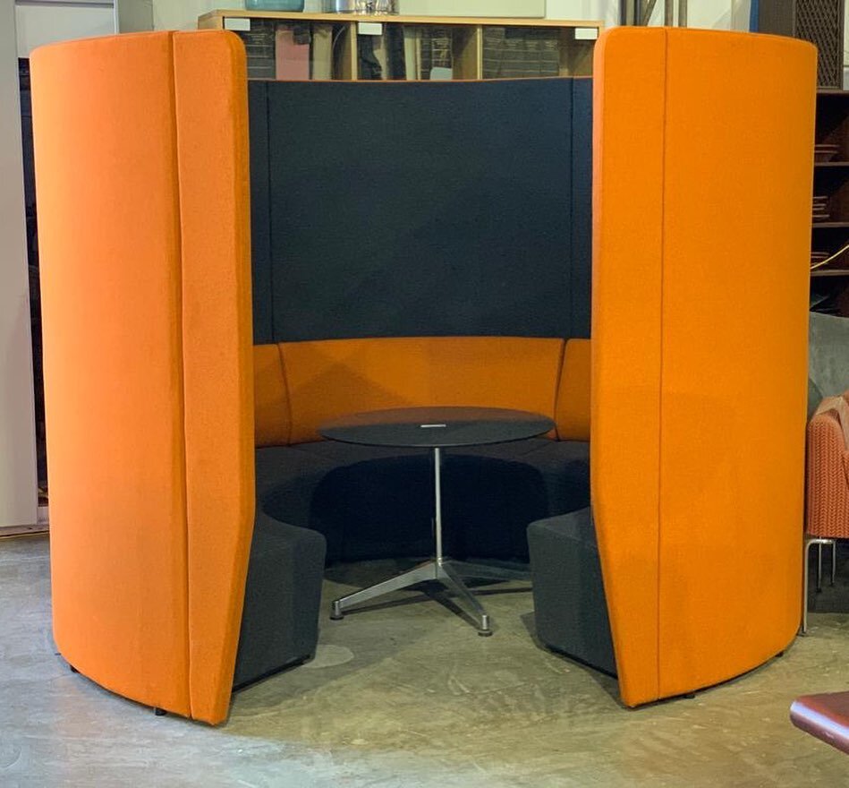 The MotionArc Lounge is back!
 This time in a dual colour way of charcoal grey and vibrant orange.

MotionOffice created this lounge for activity-based working and it is designed for maximum versatility. Transforming from a simple relaxation lounge t