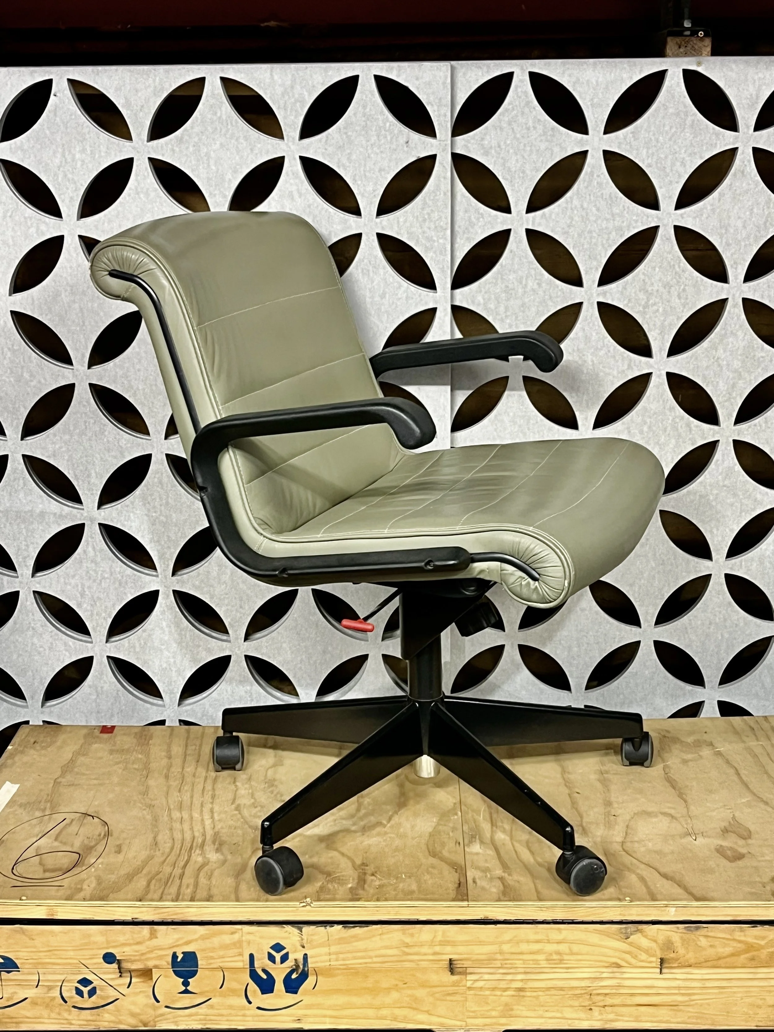 House of Reps Richard Sapper Management Chairs