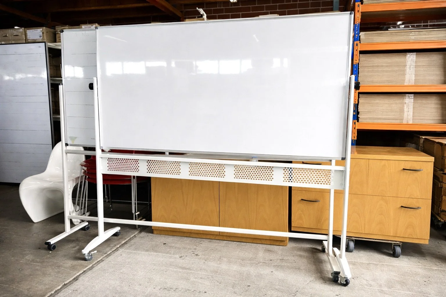 Secondhand Mobile Whiteboards