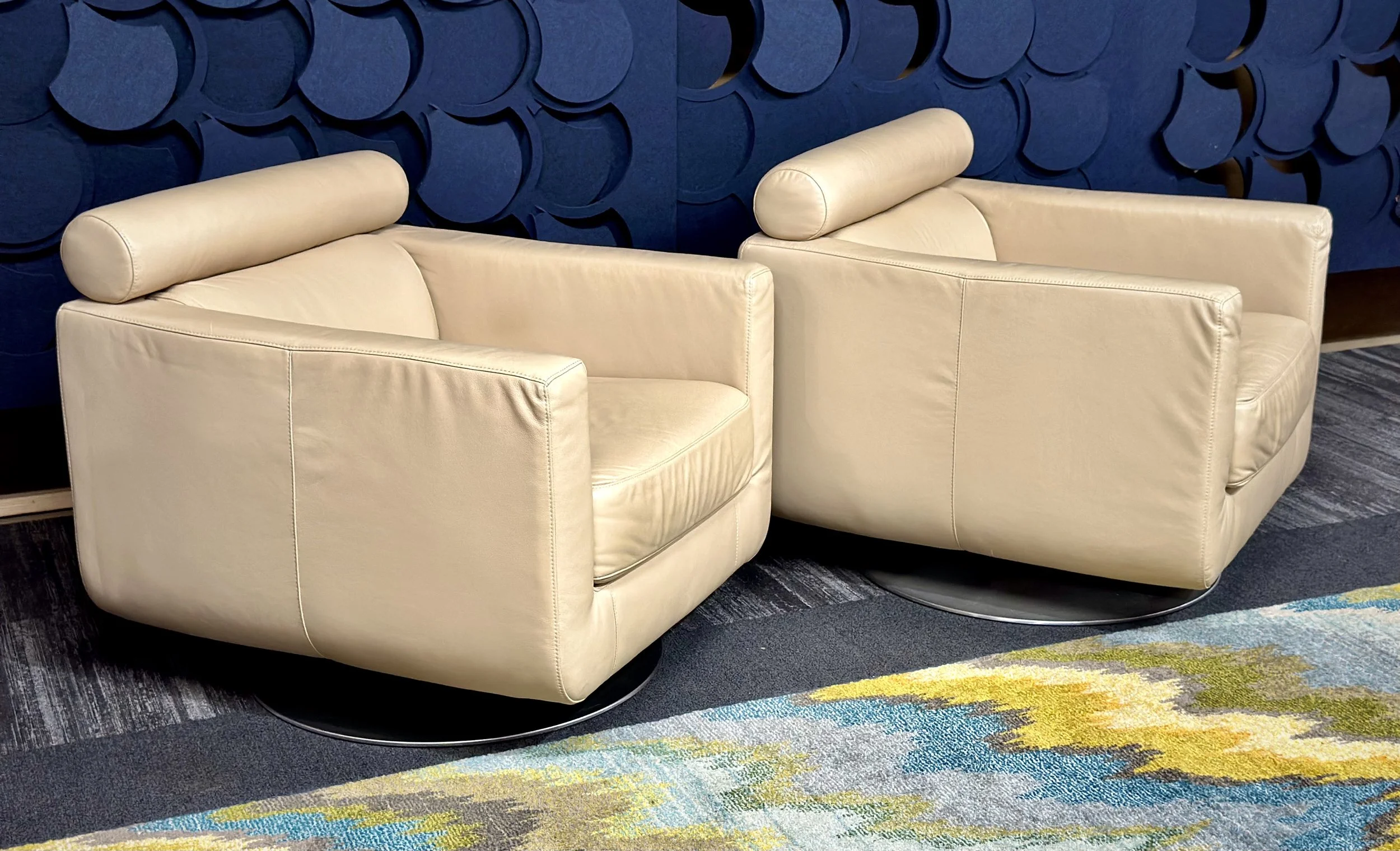 Natuzzi Leather Swivel Lounge Chair