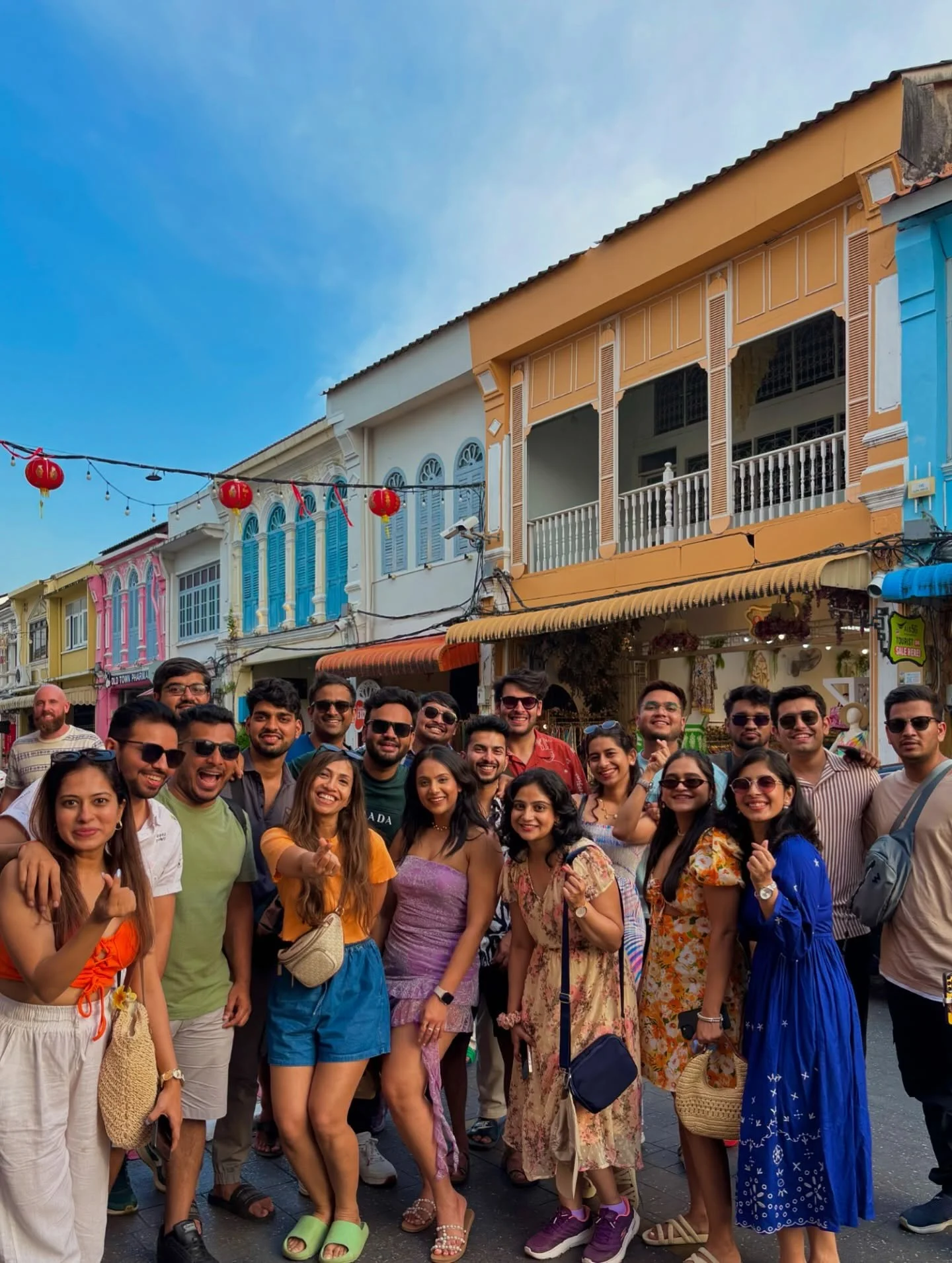 Sawadeekha from the Land of Smiles! 🇹🇭

Nothing like the colours of Thailand to get the holiday season started! #thailand #phuket #WICsquad