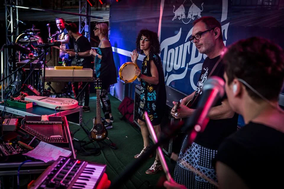 Koncert Moniki Brodki i Krzysztofa Zalewskiego w ramach Red Bull Tour Bus