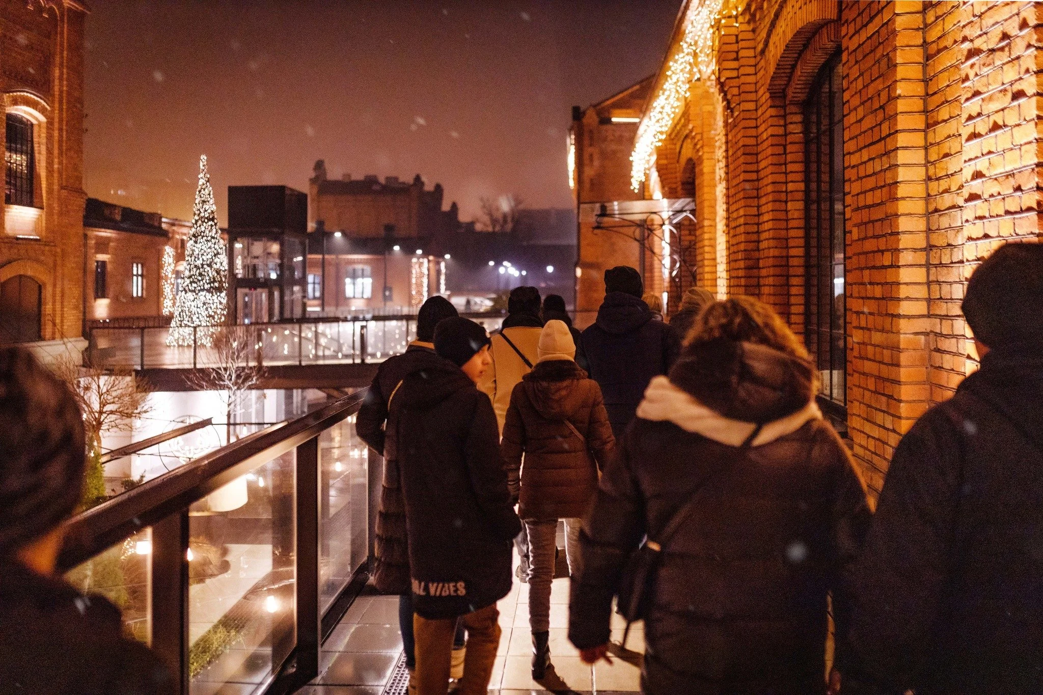 Nocne zwiedzanie Monopolis