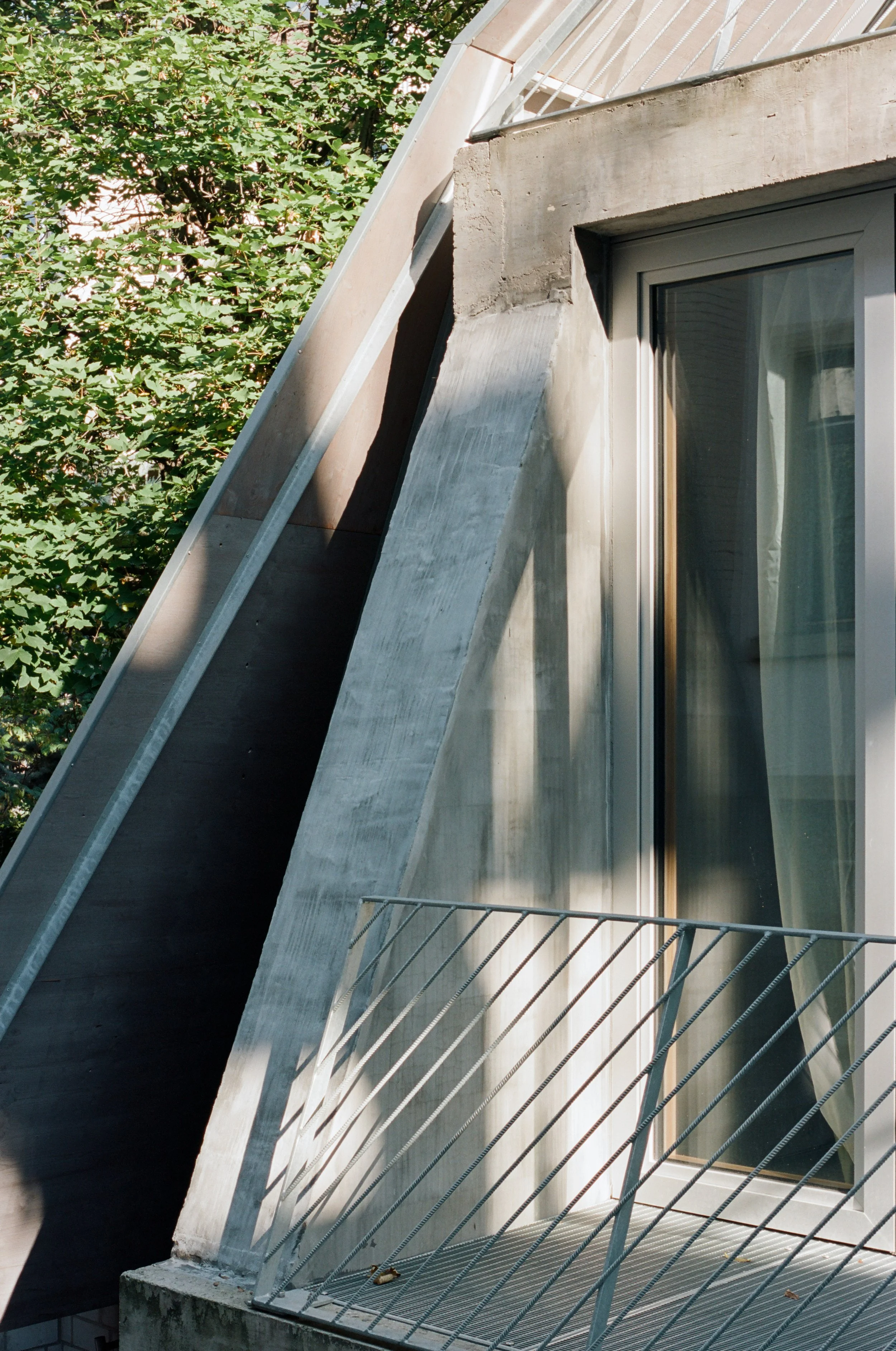 HRMT_Hinterhaus_Berlin_JPG_LOWRES_0002.jpg