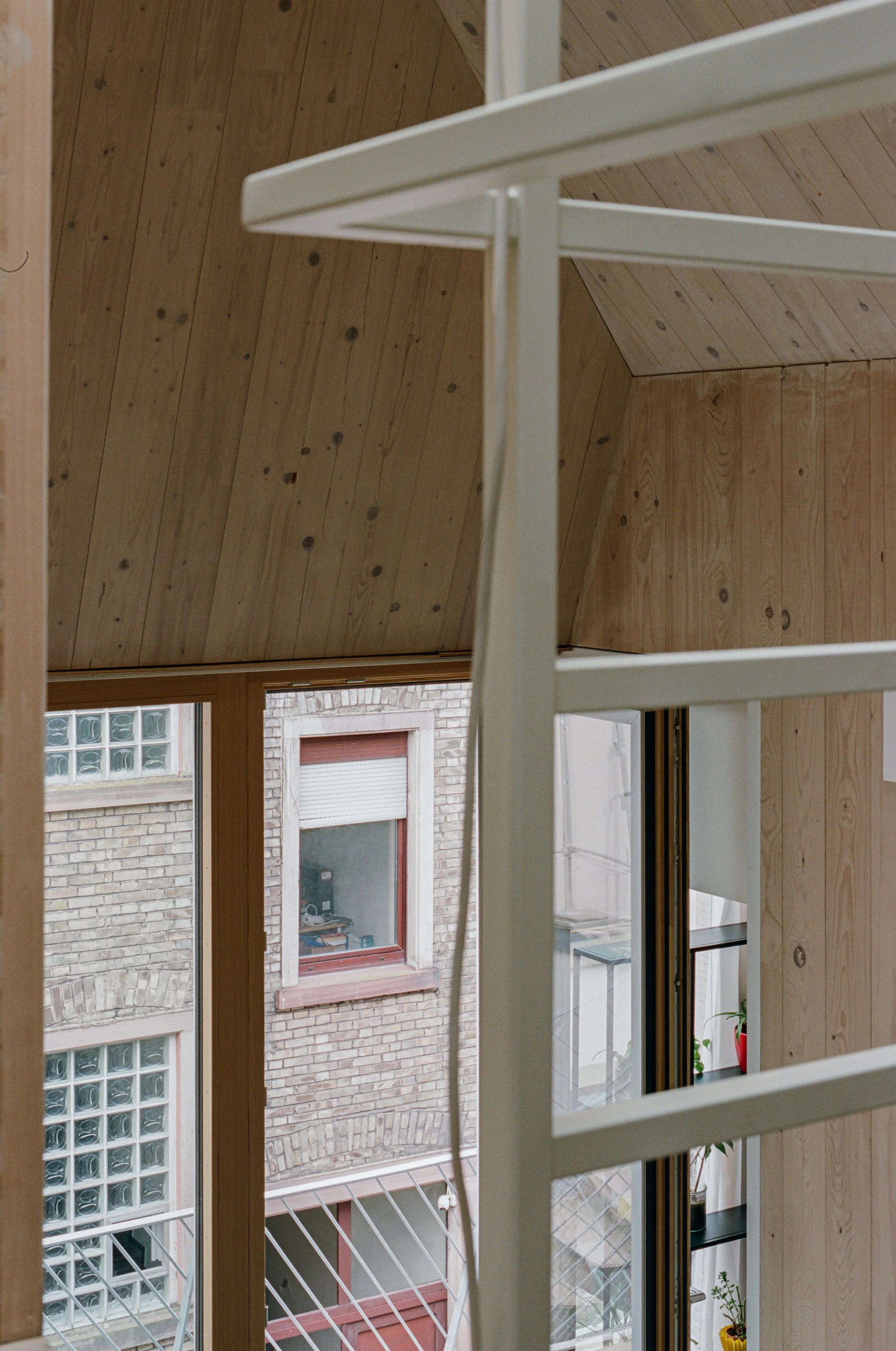 HRMT_Hinterhaus_Berlin_JPG_LOWRES_0010.jpg