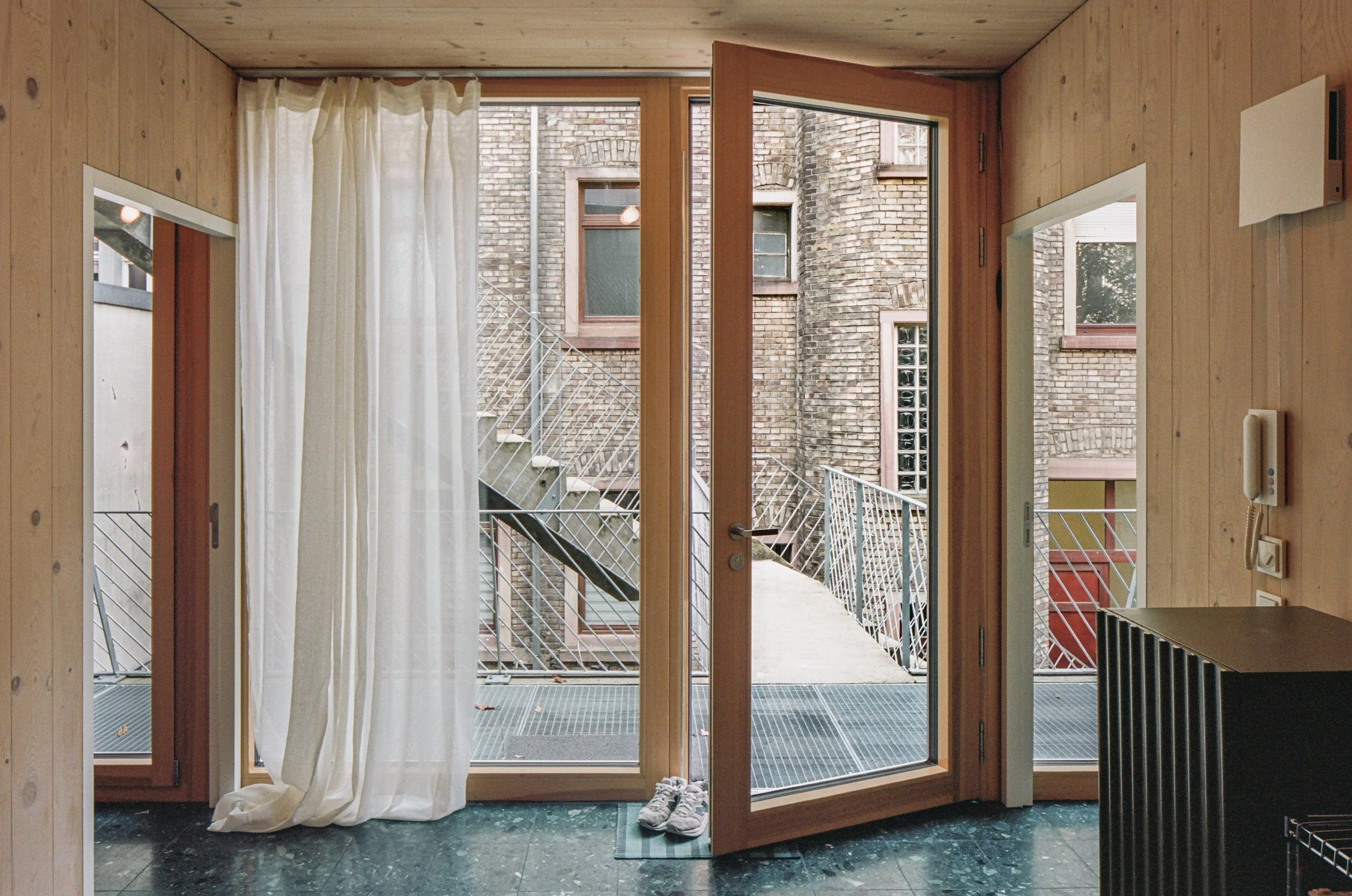 HRMT_Hinterhaus_Berlin_JPG_LOWRES_0017.jpg