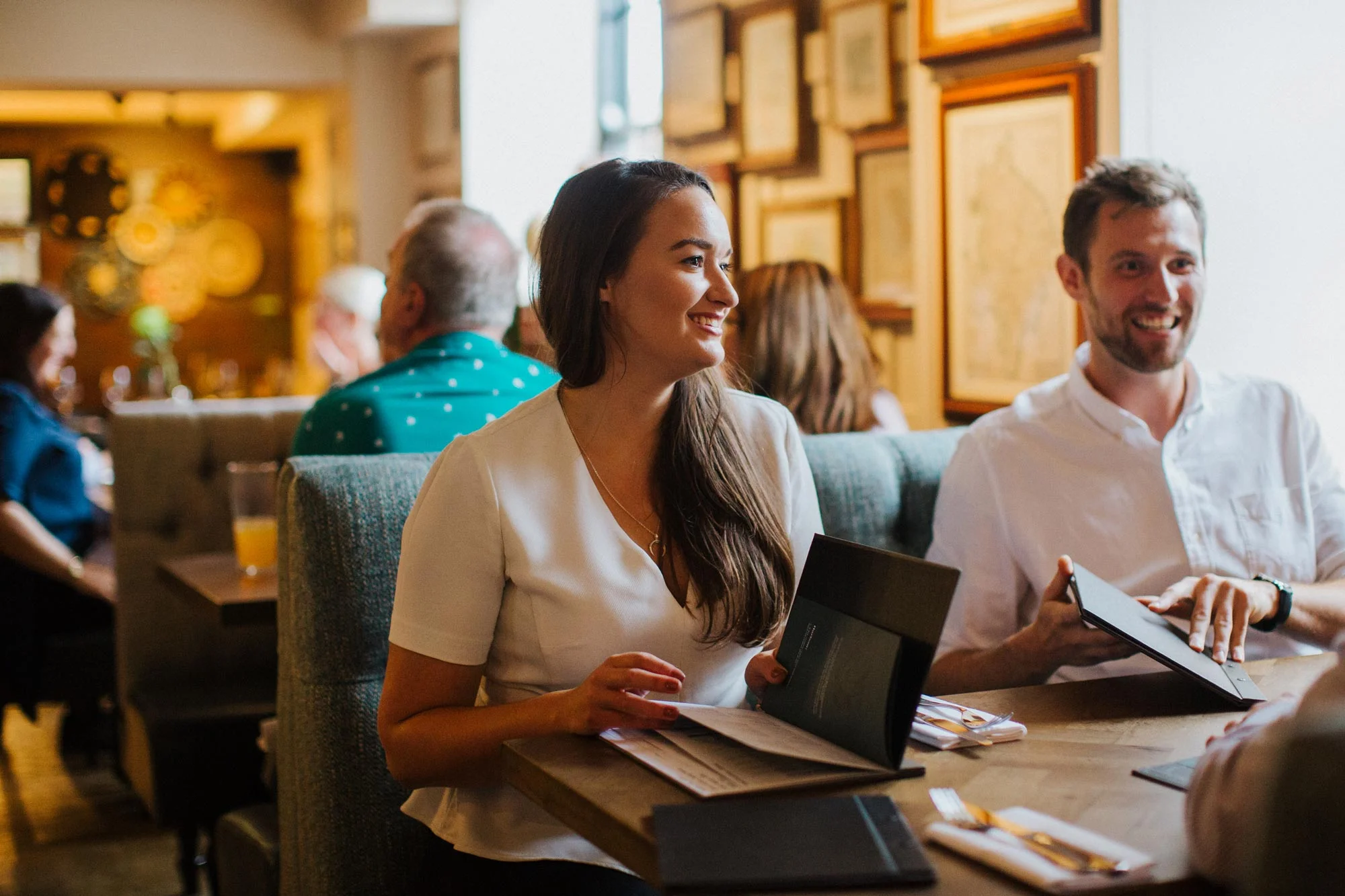 Customers at The Globe pub and restaurant in Warwick.jpg