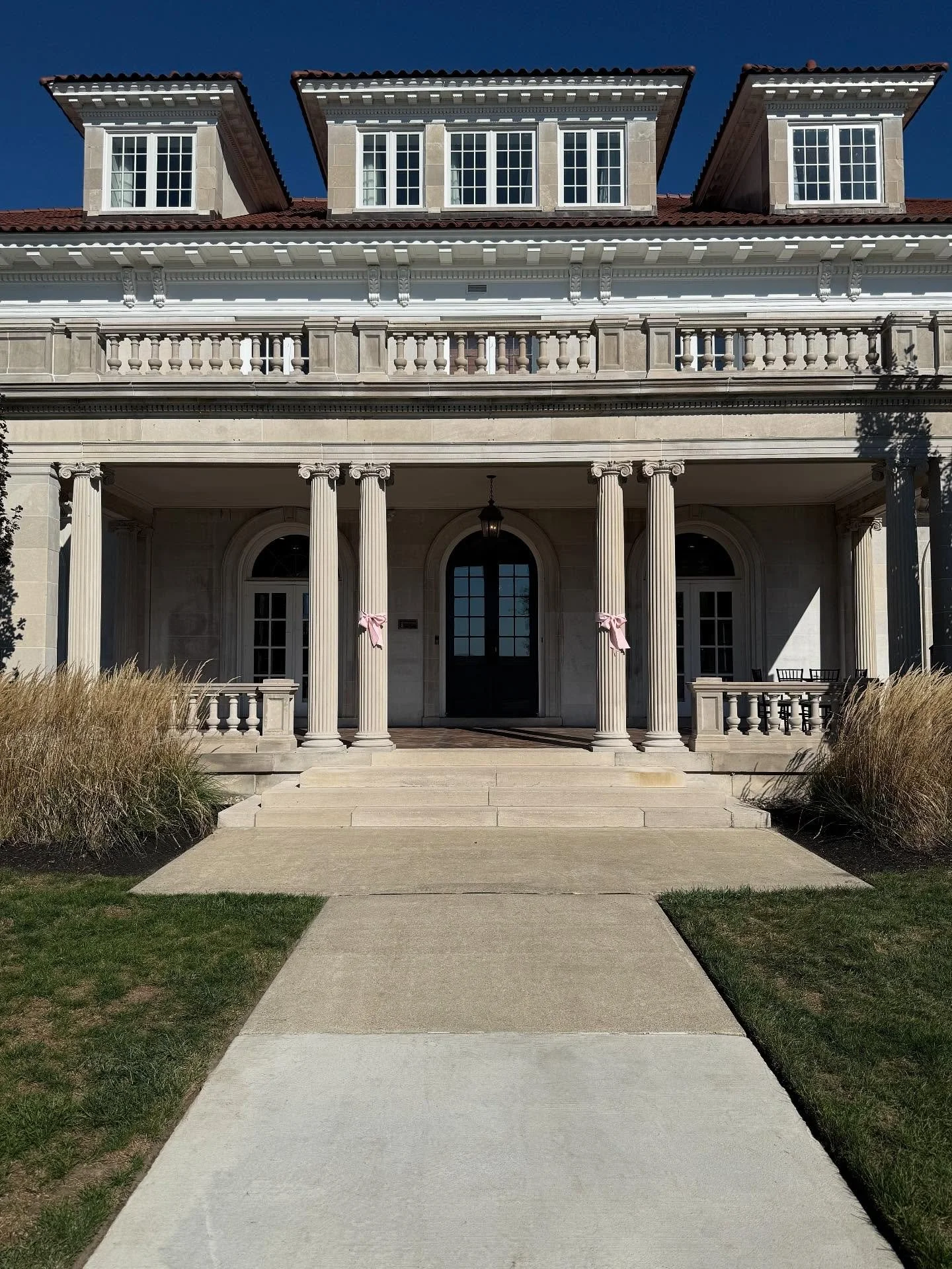 Simply J was honored to be part of the Hope on the Runway Making Strides Against Breast Cancer event held last evening at the beautiful King Mansion. The courage and resilience on display was not only inspirational but also humbling. 
.
.
#makingstri