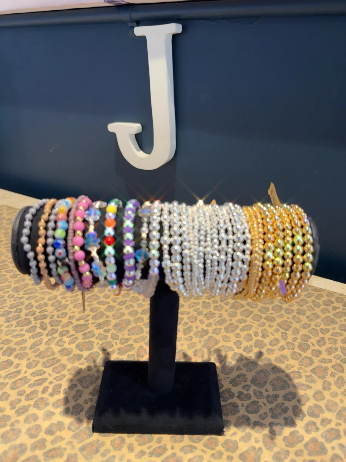 It's all about the sparkle this Valentine&rsquo;s Day ❤️ Shop Simply J for the perfect look! ❤️
.
.
#shopsimplyjhershey #vday2026