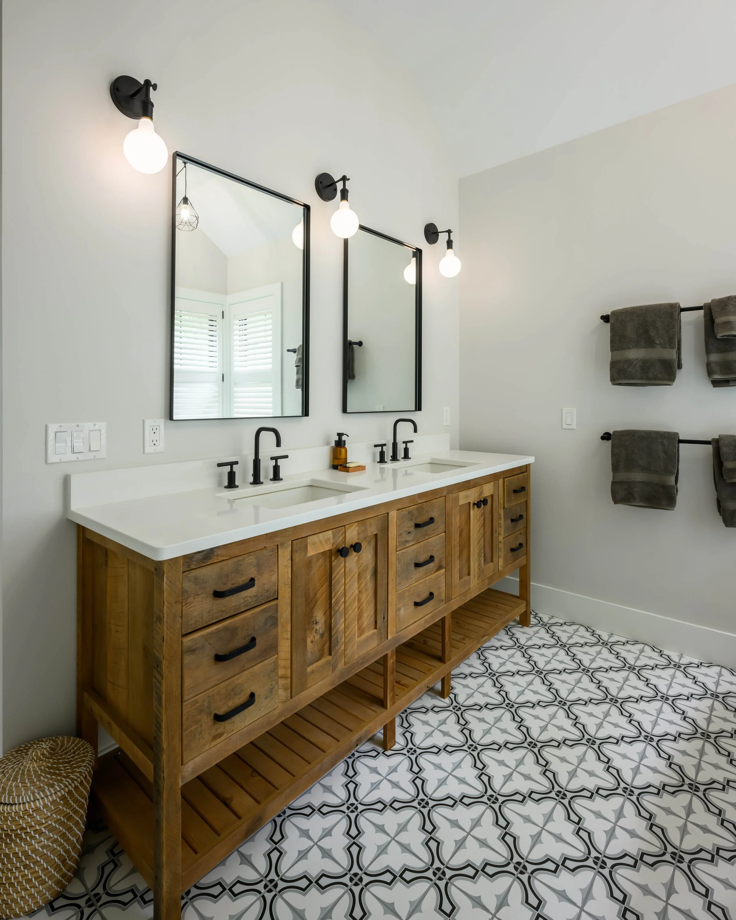 contemporary-bathroom-design-new-hamsphire