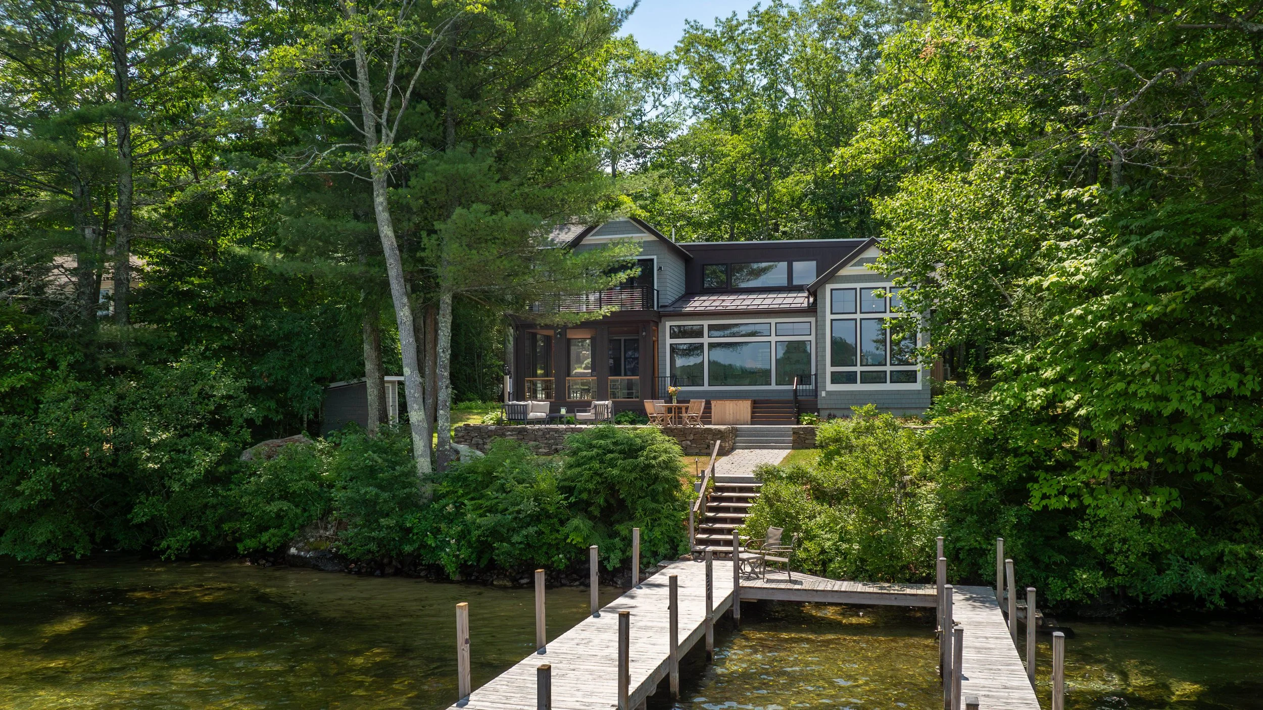 contemporary-architecture-lakeside