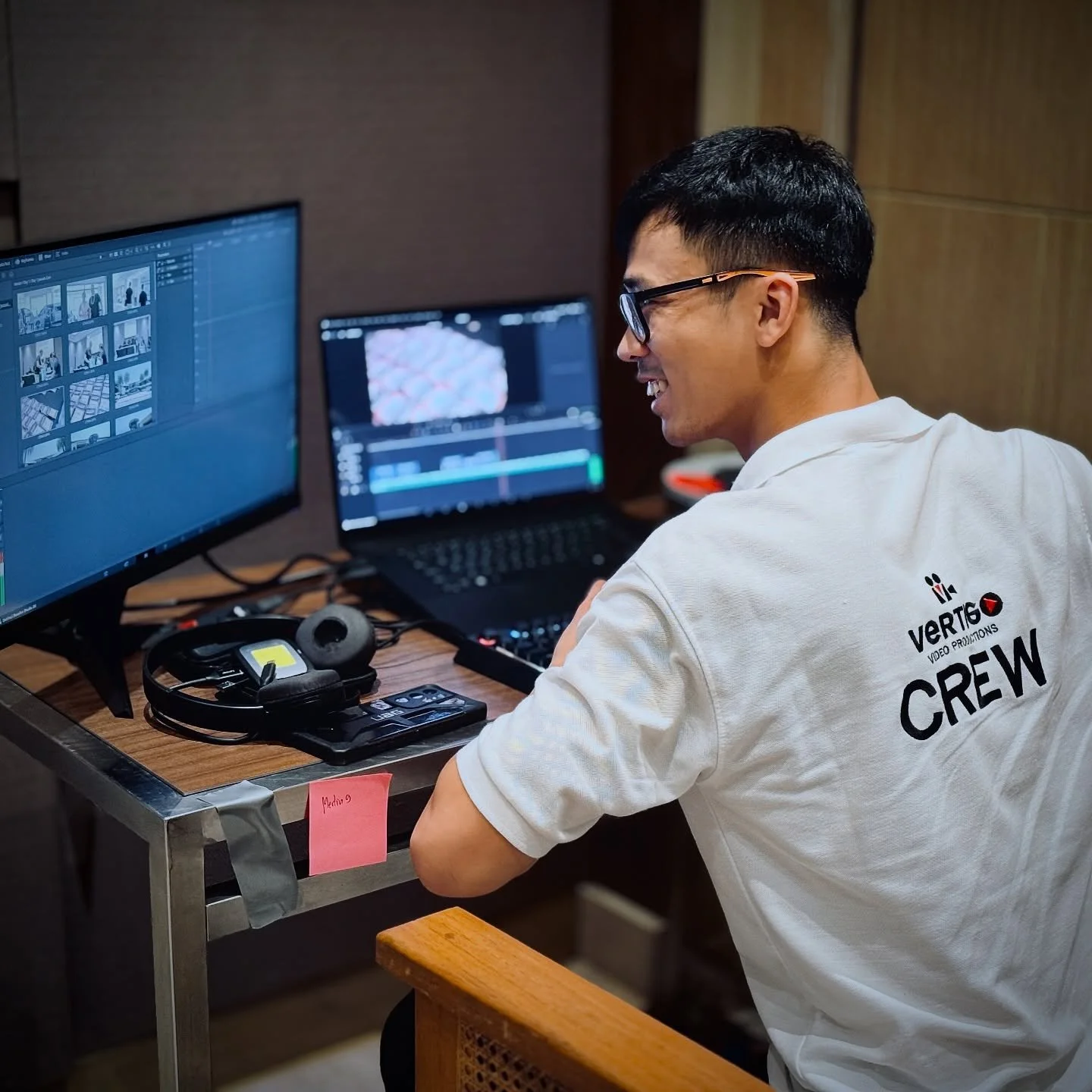 On-site editor doing his thing to turnaround rapid deliveries for our international clients 🎥