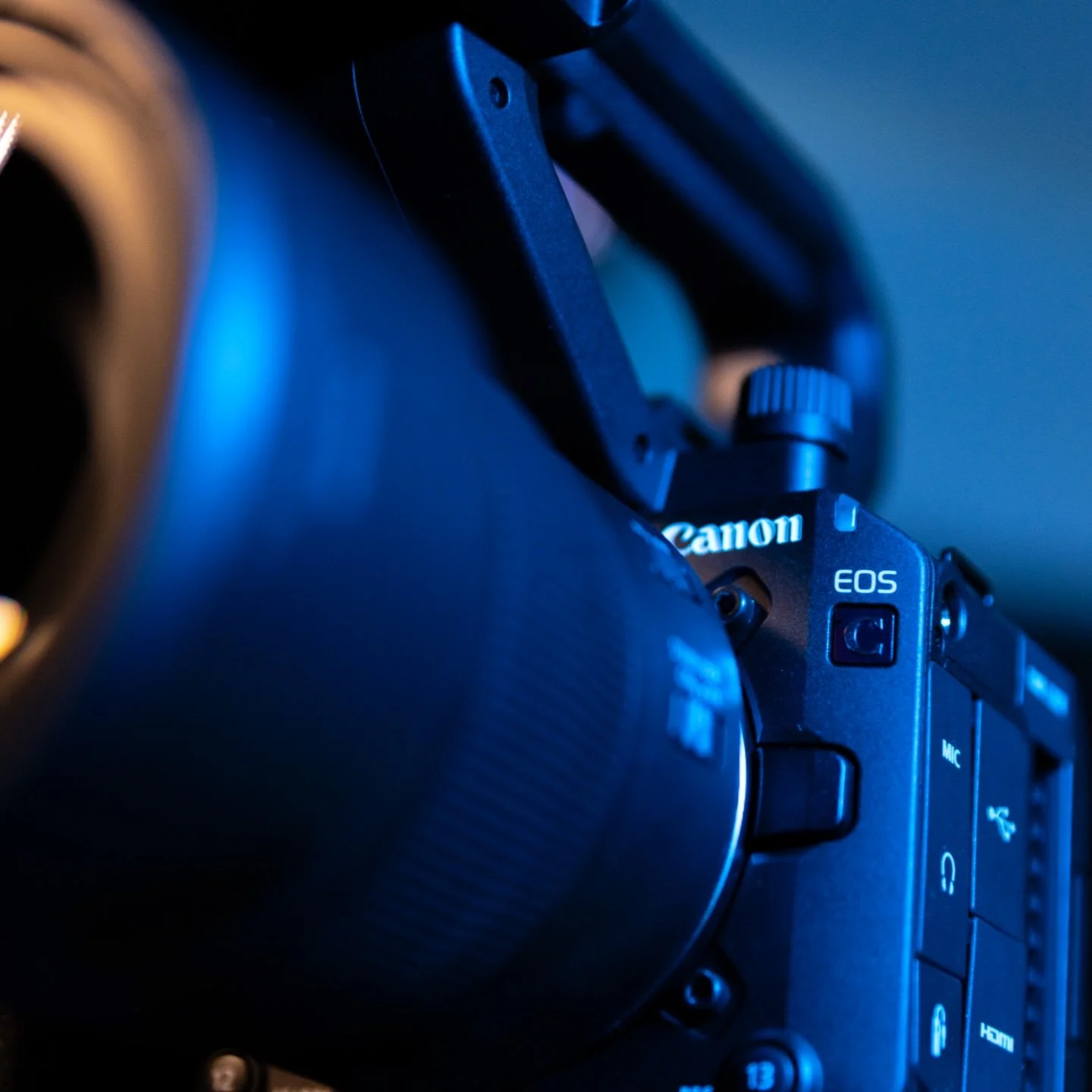 The stunning, mighty Canon C50 Cinema Camera. Capable of 7K open gate recording. The first C50 to put its feet in the sand here in Phuket. 🏝️