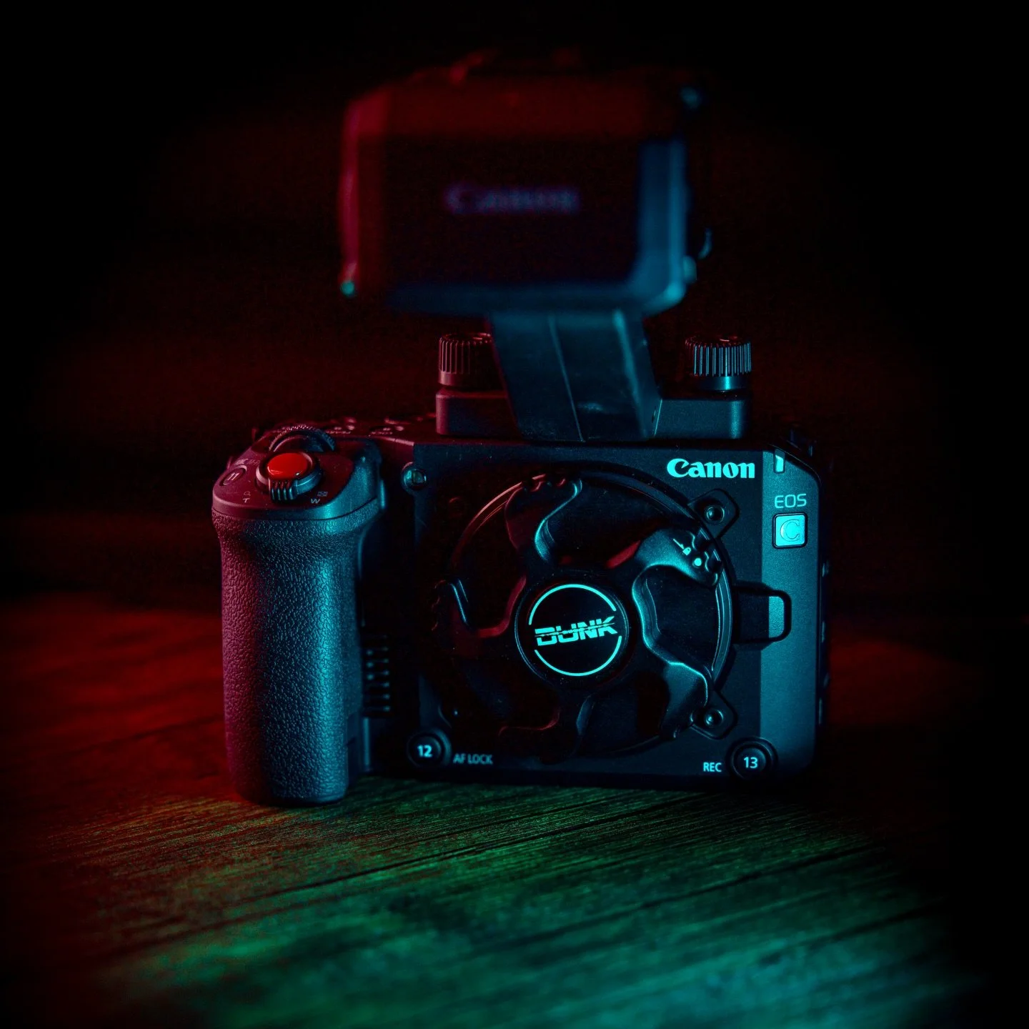 Big thanks Amorn Aroonwechkul at Dunk for the sweet Canon RF body cap! ❤️