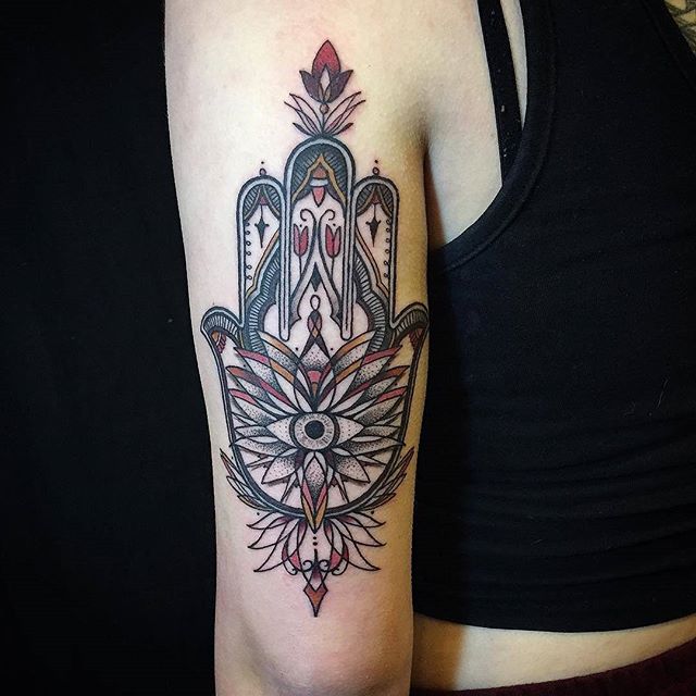 By @kelsey_moore_tattoo
・・・
Had the pleasure of doing this hamsa the other day, thank you Cynthia! #hamsa #hamsatattoo #chicagotattoo #chicagotattooartist #protection #pranayama #awakentattoo #ornamentaltattoo #ladytattooers #darkartists #evileye #ev