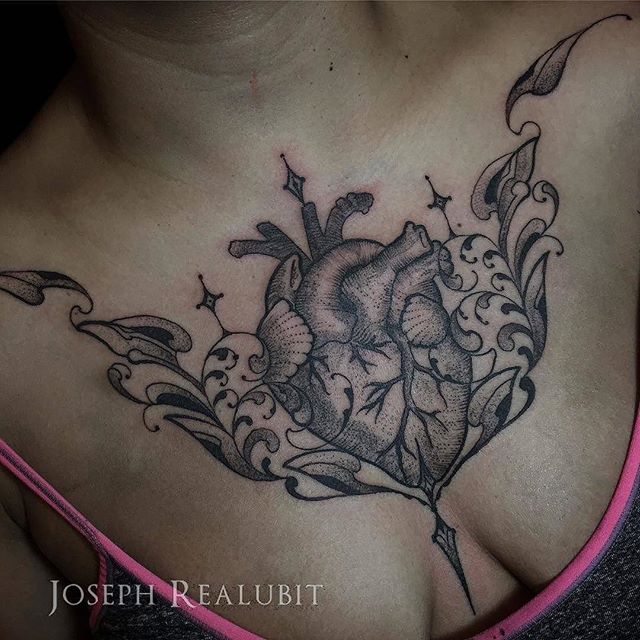 By @bagwis_ng_lawin
・・・
Todays Jam! Anatomical heart and some filigree. #chicago #chicagotattooer #chicagotattooartist #awakentattoo #anatomicalhearttattoo #filigreetattoo #dotworktattoo #lineworktattoo #blackworktattoo #ornamentaltattoo #blackclawne