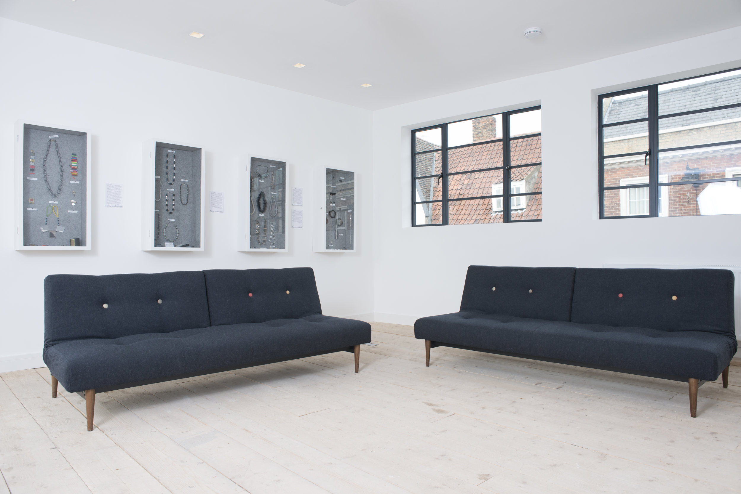 The floor below, part of the gallery , but also can be available out of gallery hours as part of the let. Here there are 2 extra sofabeds, shower-room, kitchen and balcony overlooking the river Purfleet.