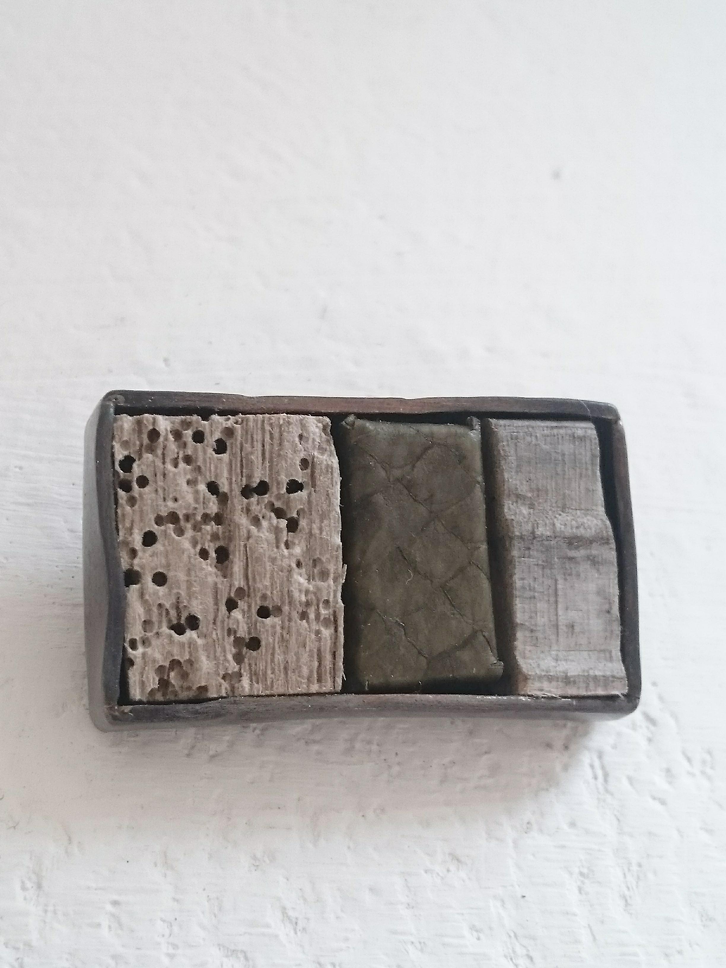 Brooch2.jpg
