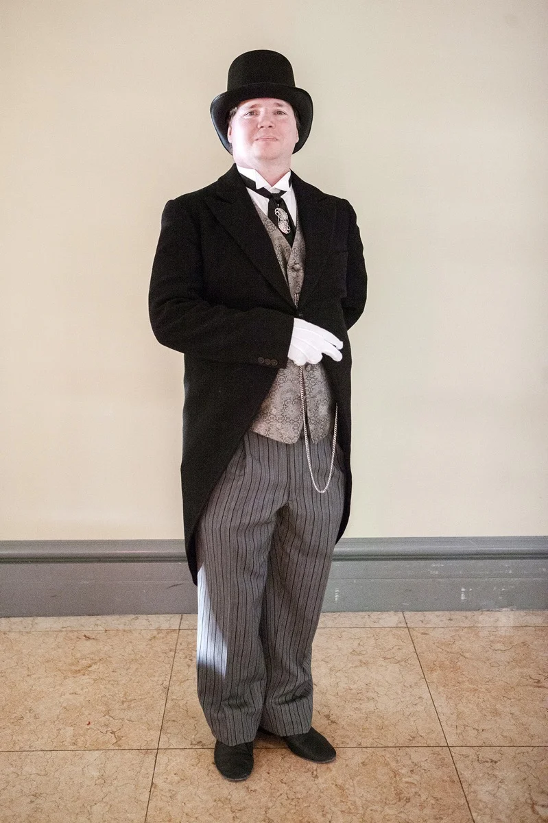 253_LeanneYerexCreative_RegencyBall_Portraits.jpg